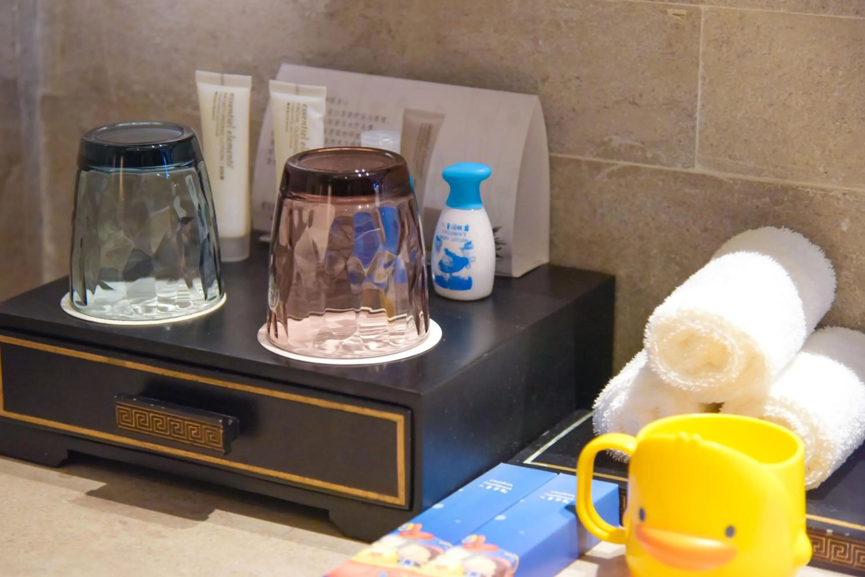 children in HUALUXE Xiamen Haicang Habour View