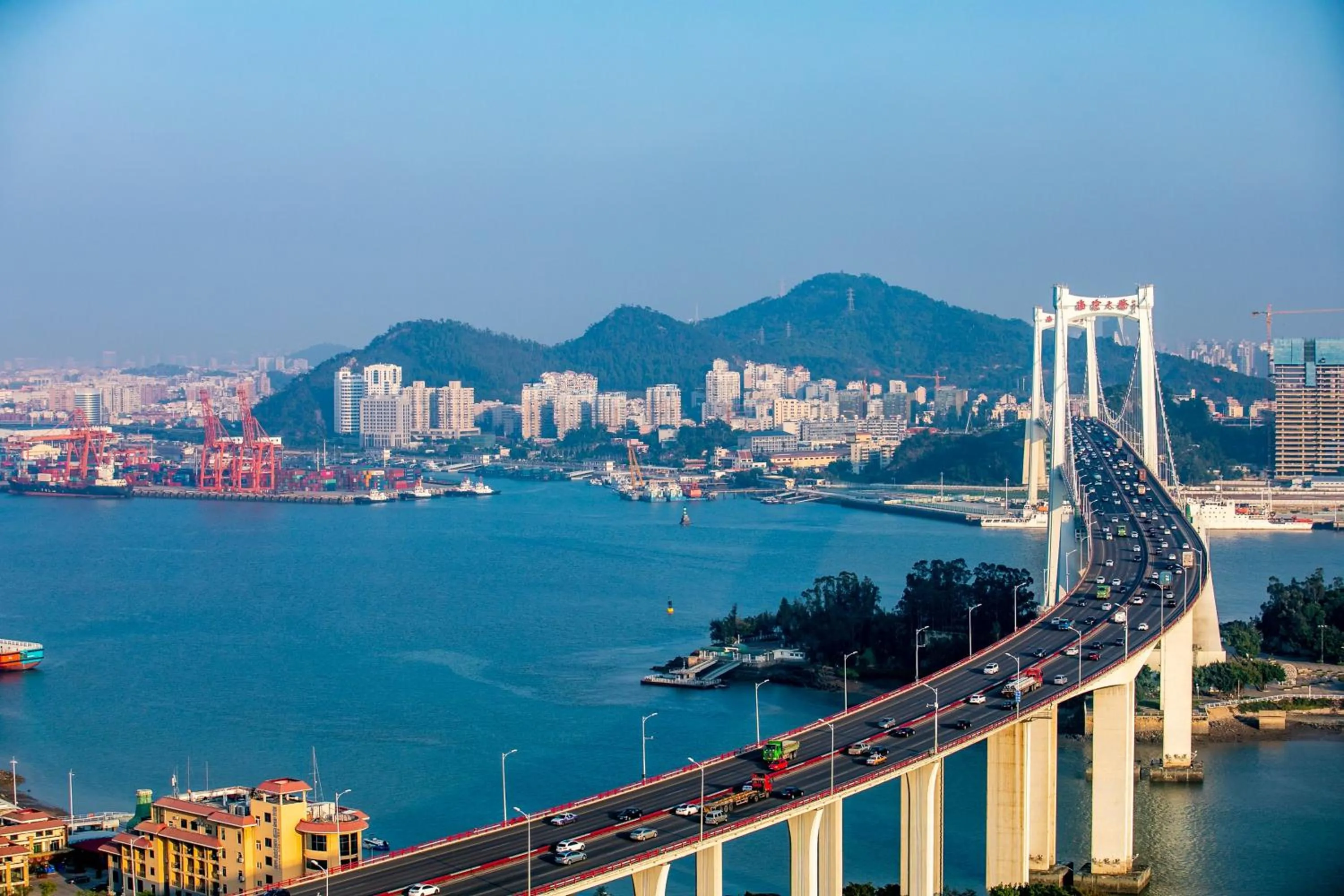 Property building in HUALUXE Xiamen Haicang Habour View