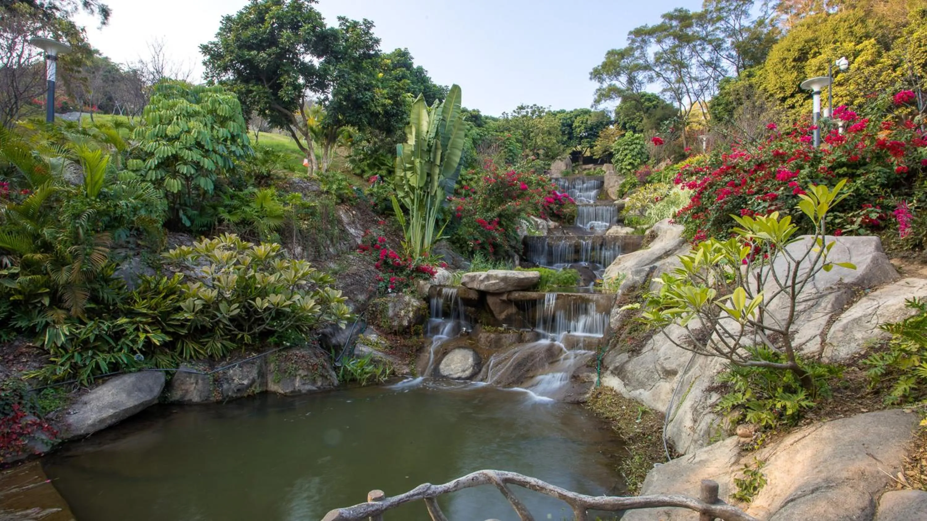 Nearby landmark in HUALUXE Xiamen Haicang Habour View