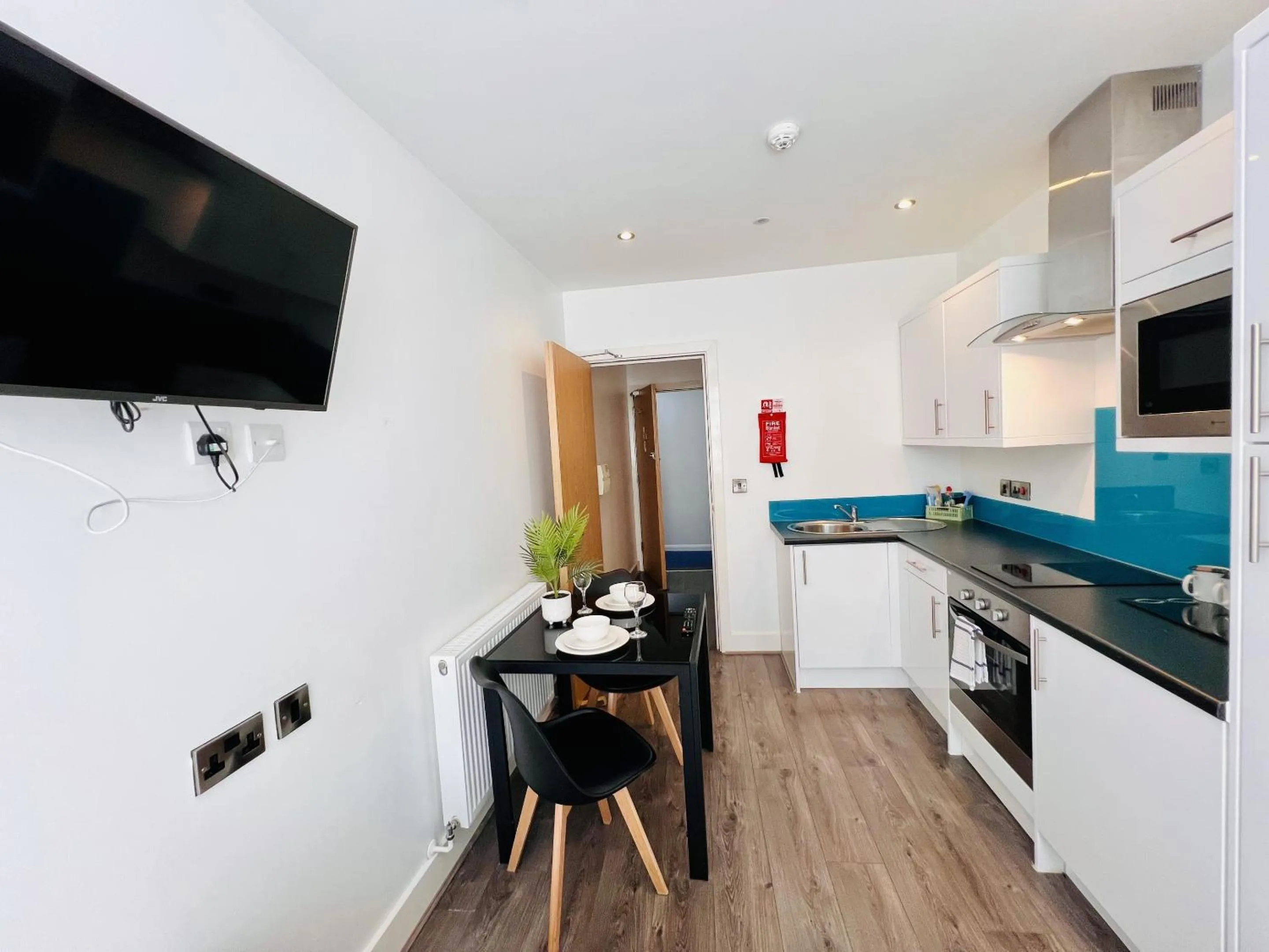 Kitchen or kitchenette in Fox House Studios, City centre Aparthotel