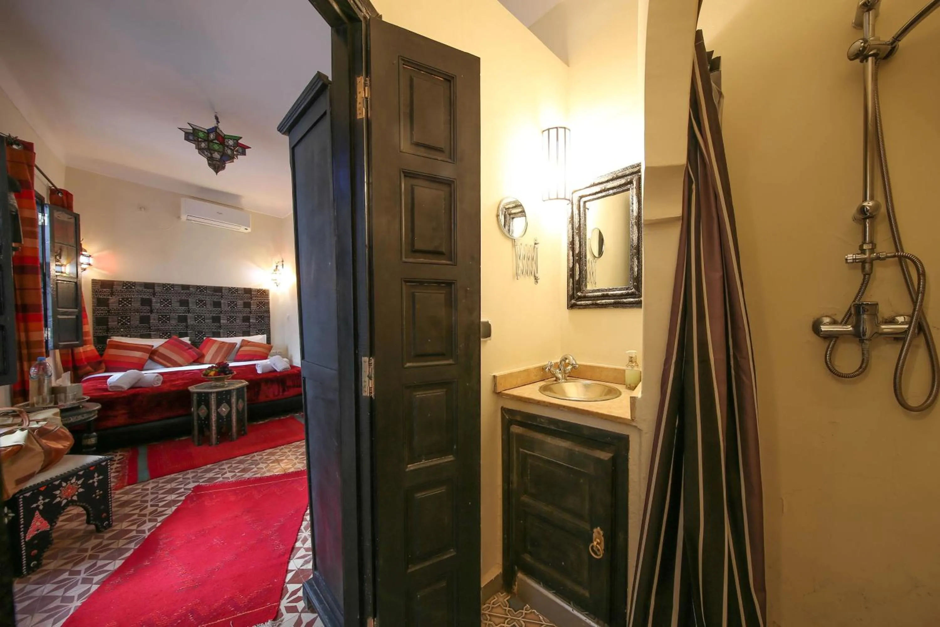 Bathroom in Riad Africa - Marrakech Medina Maison d'Hote