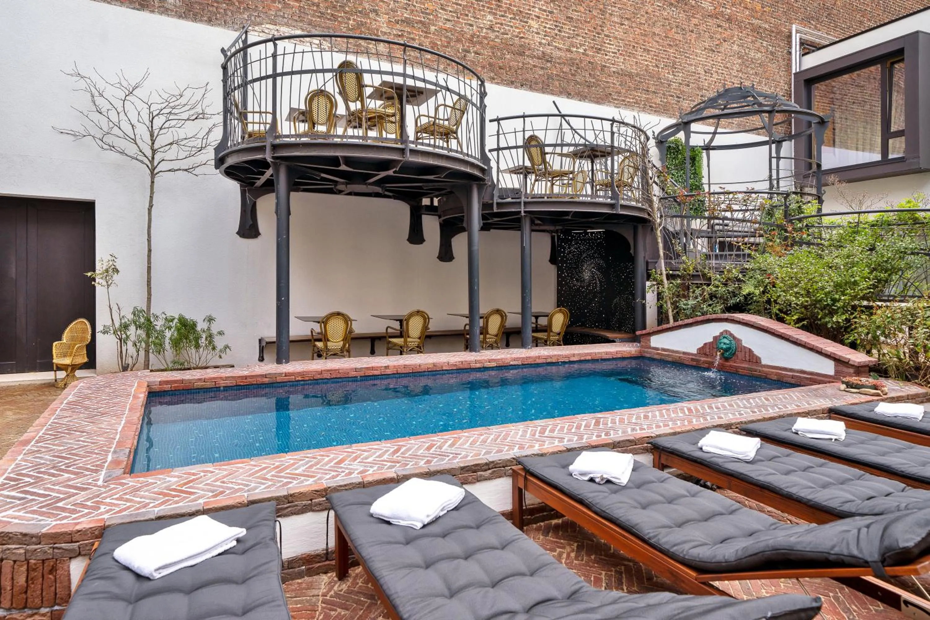 Property building in Latroupe Hotel Jardin Secret