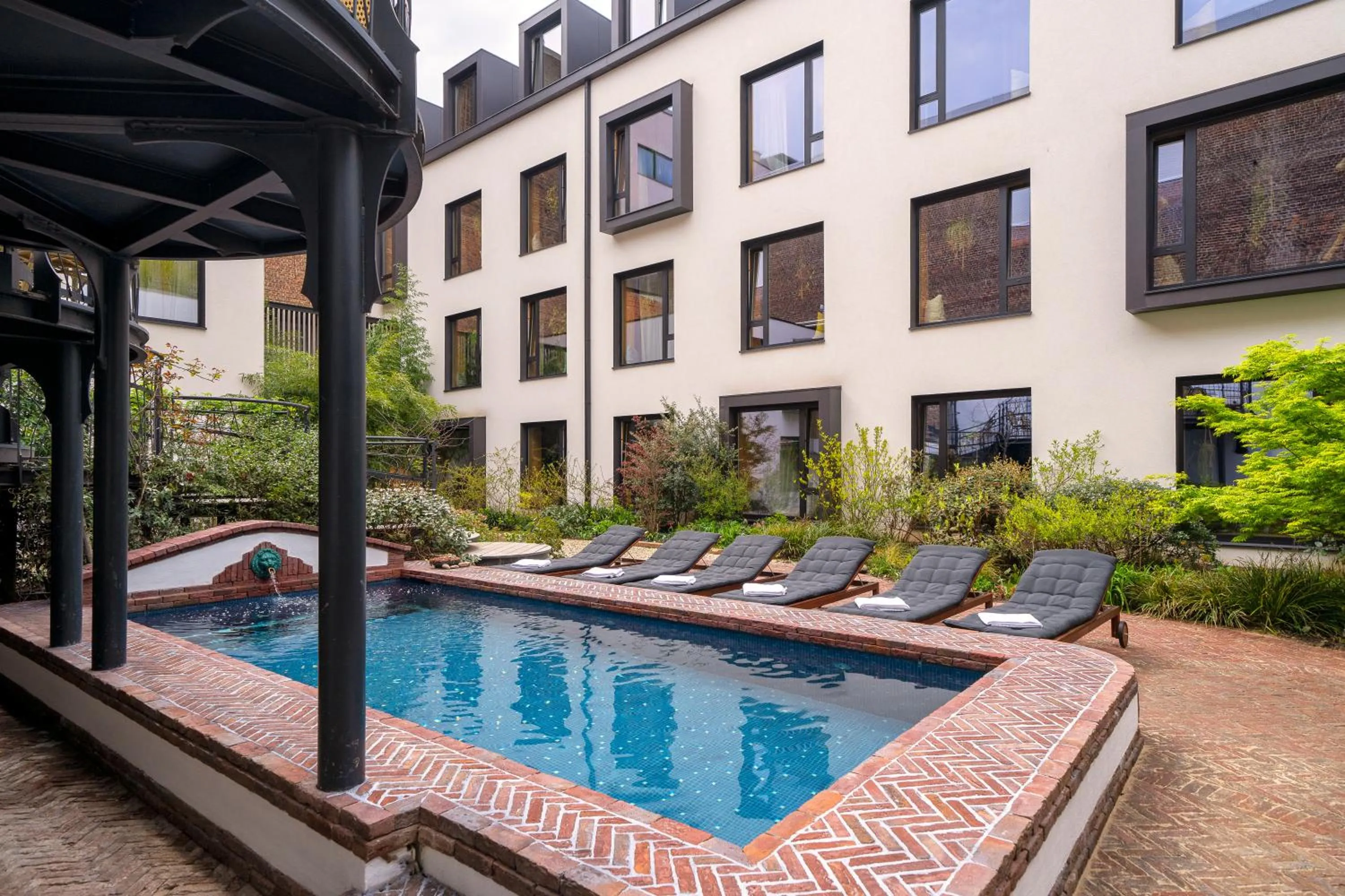 Property building in Latroupe Hotel Jardin Secret