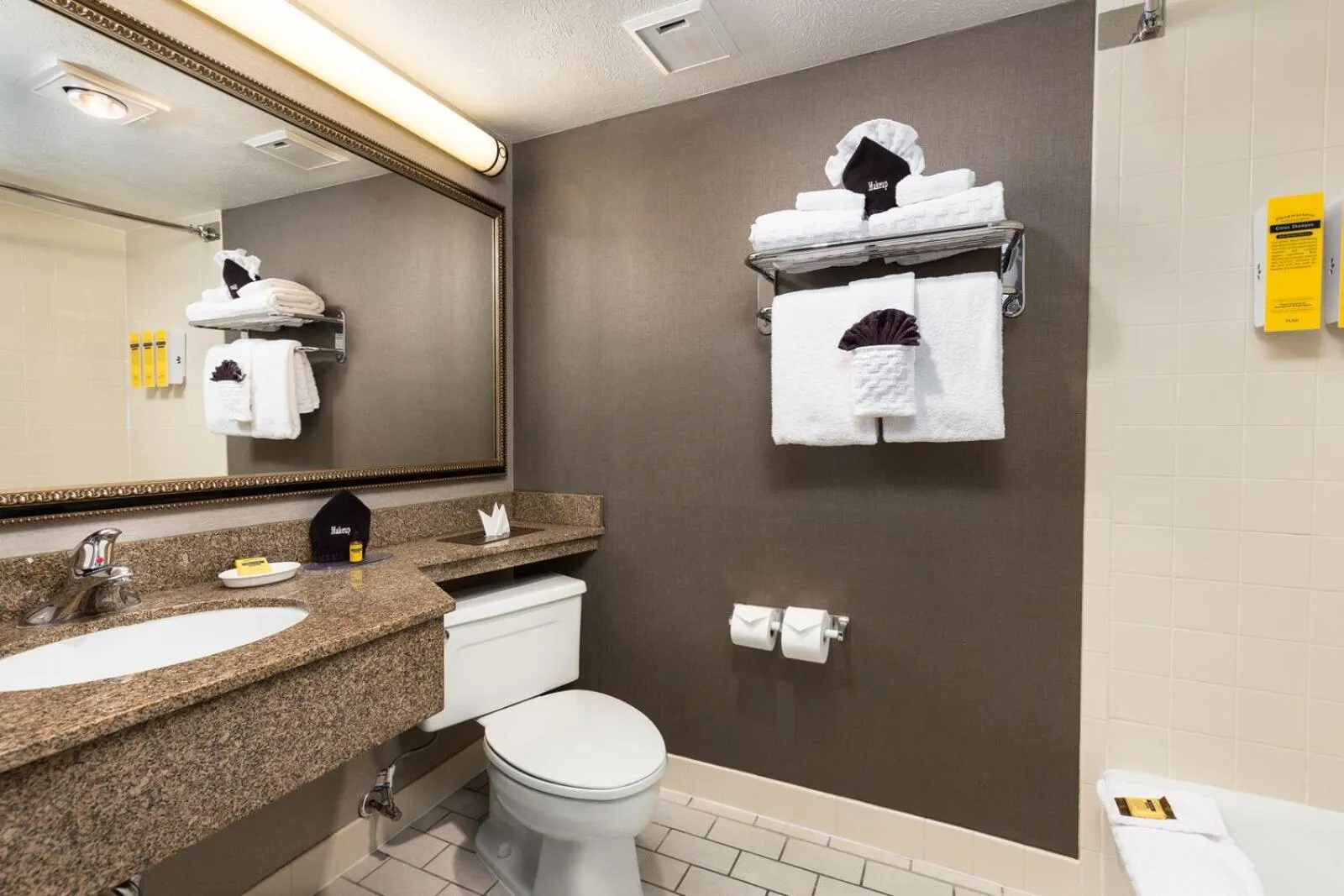 Toilet in Best Western Plus Landmark Inn