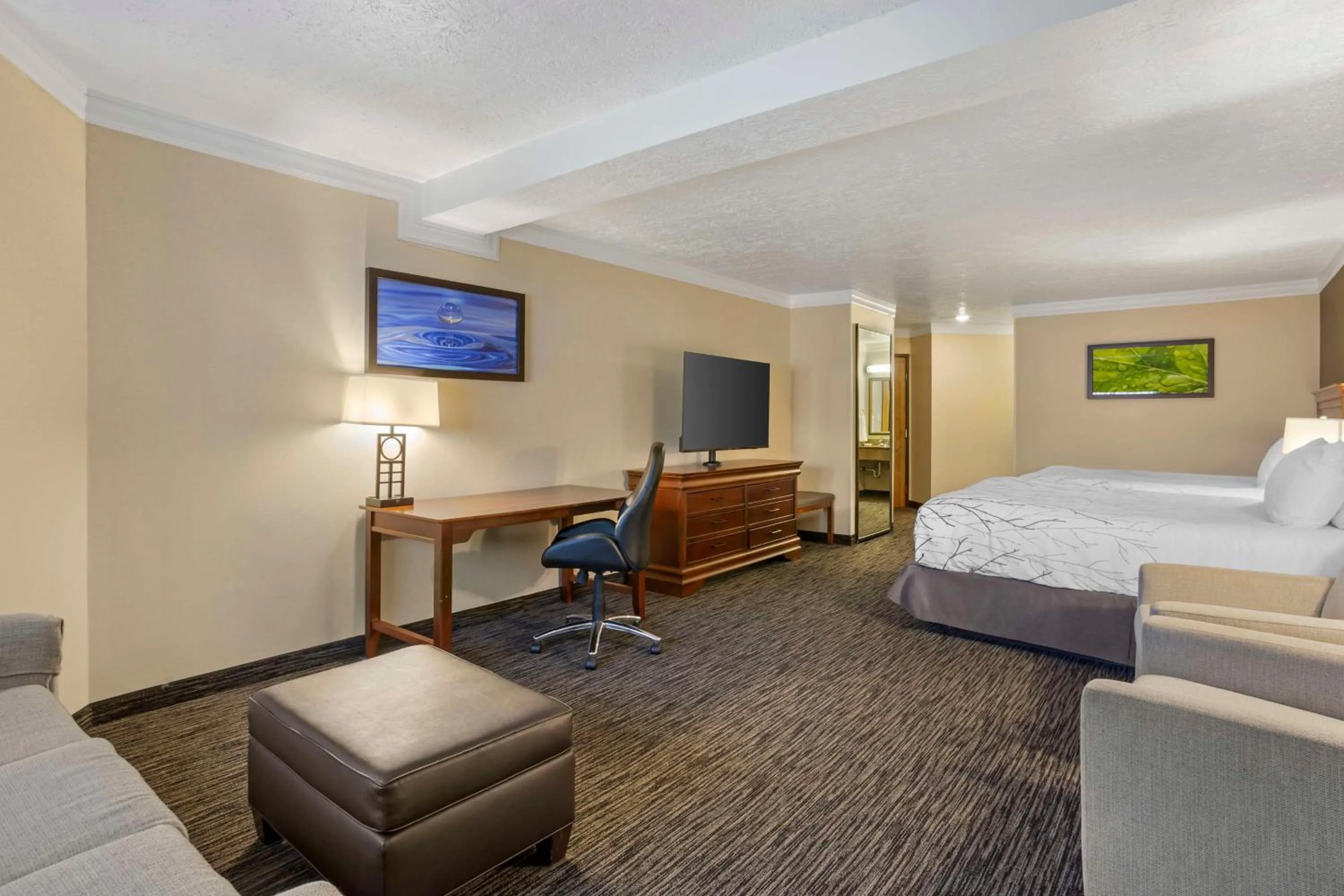 Bedroom, Bed in Best Western Plus Landmark Inn