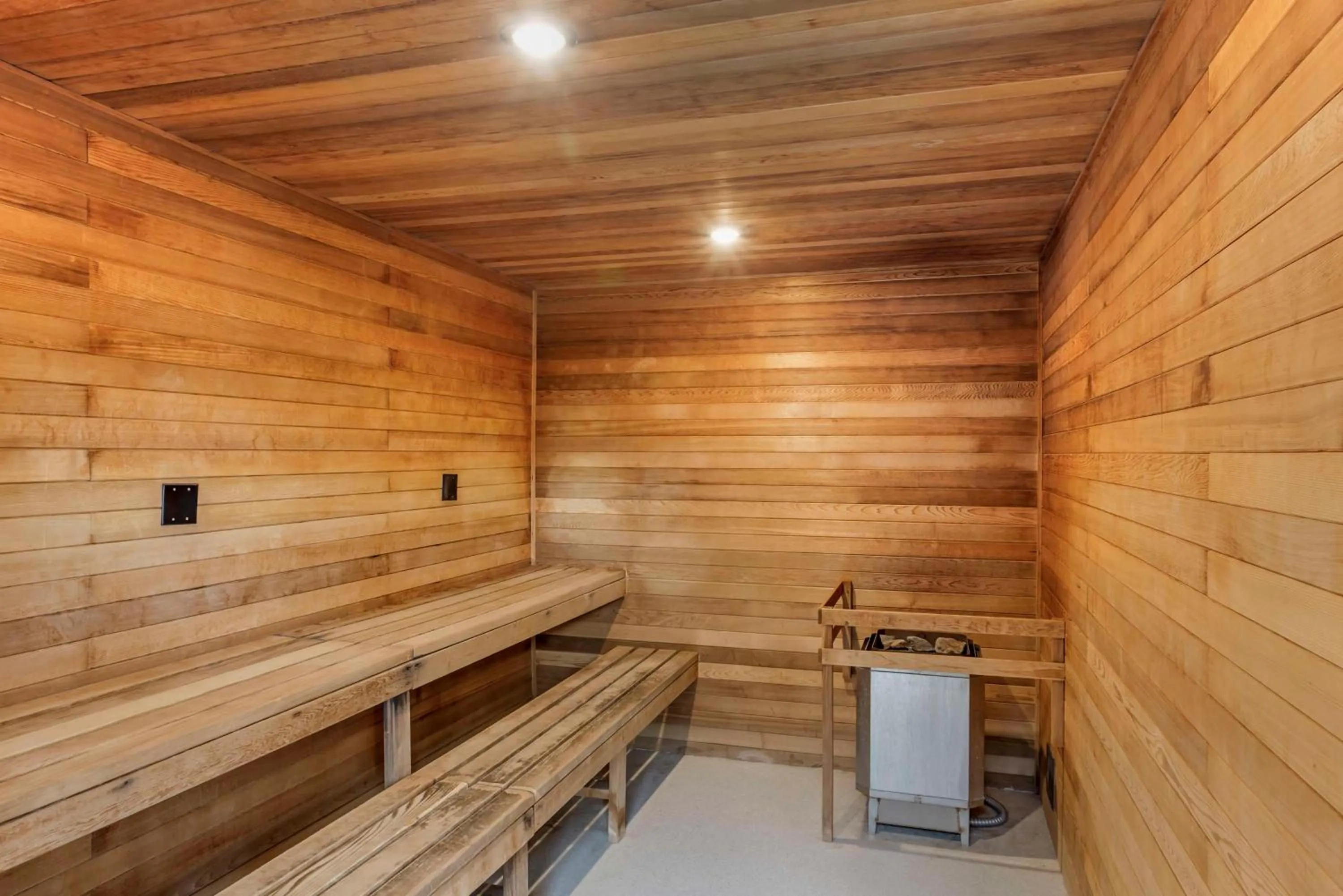 Property building in Best Western Plus Landmark Inn