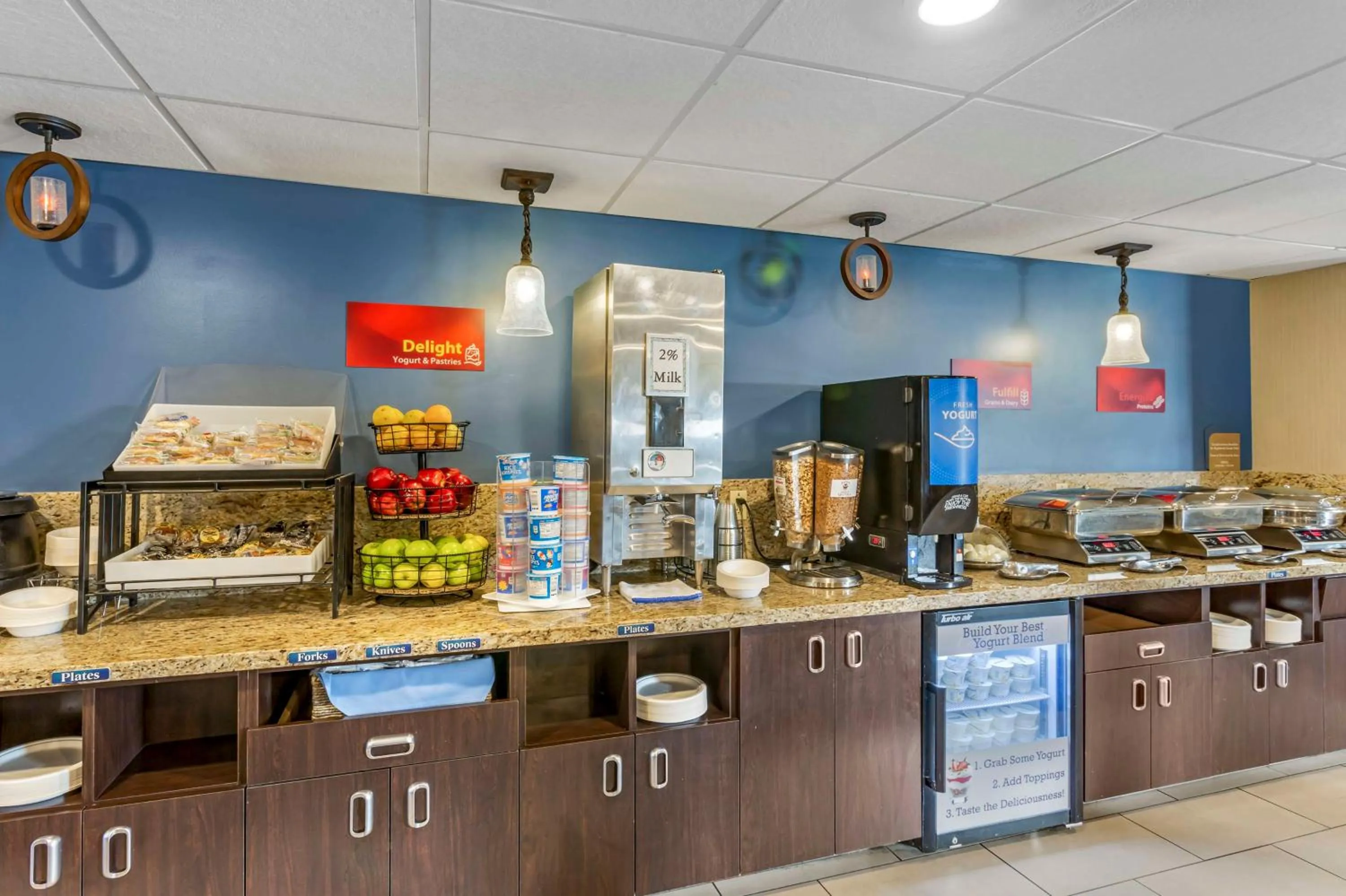 Breakfast in Best Western Plus Landmark Inn