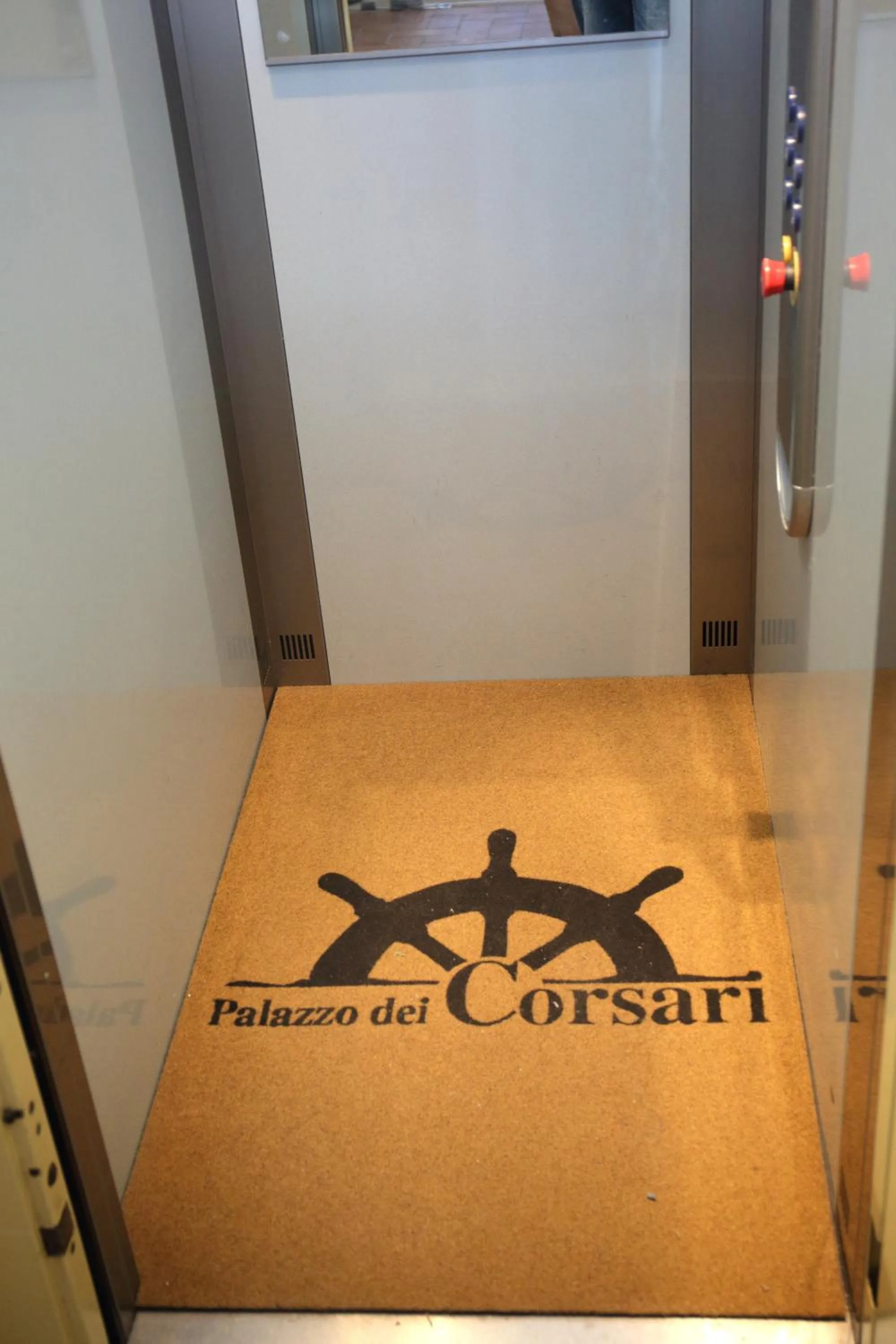 elevator in Palazzo Dei Corsari