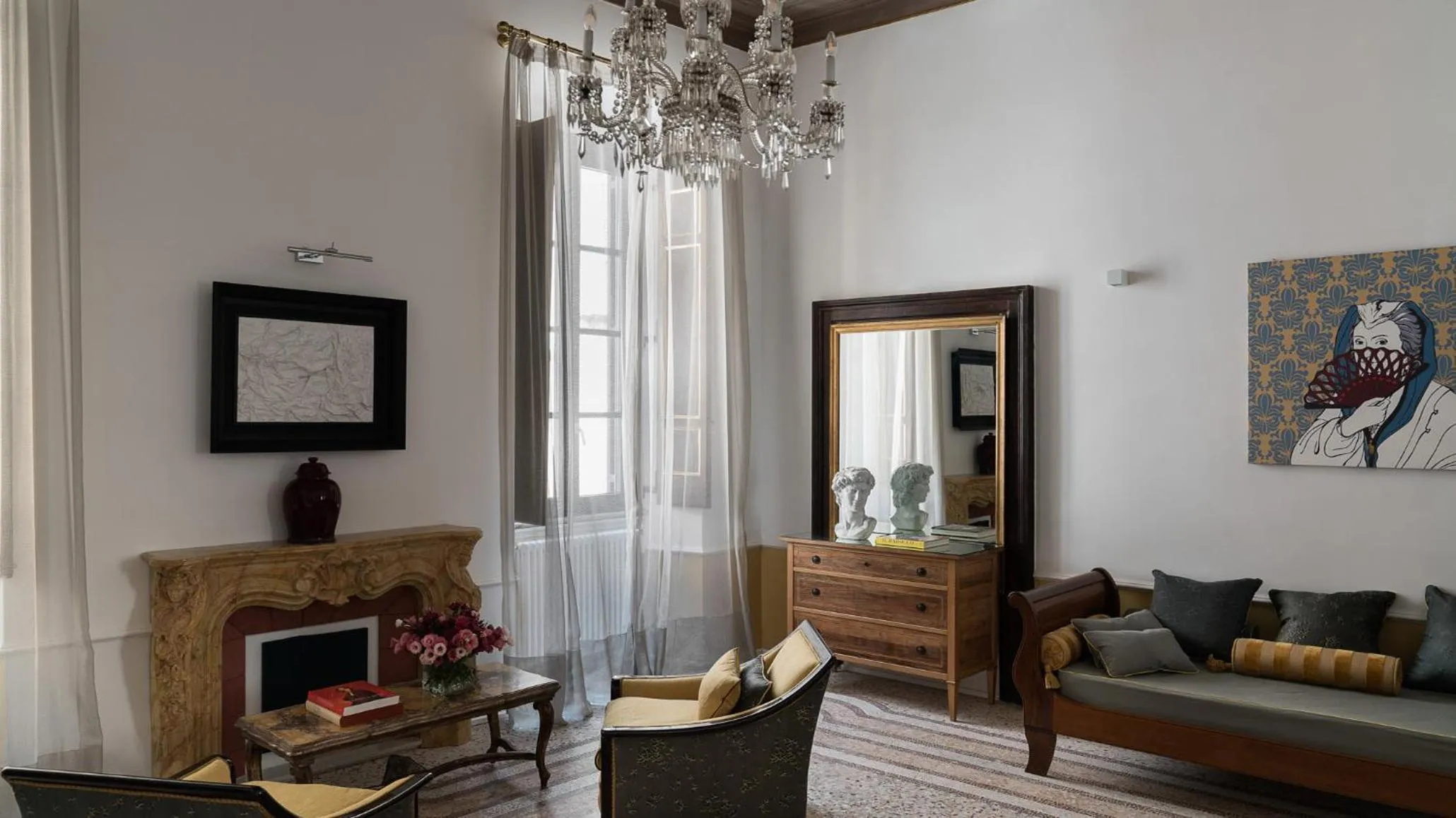 Decorative detail in Nobildonne Relais