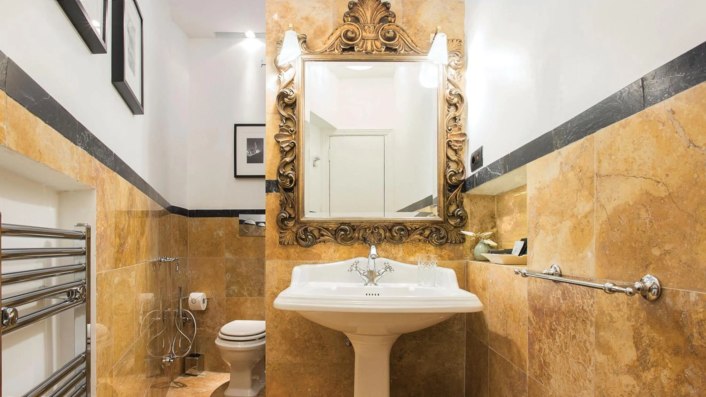 Bathroom in Nobildonne Relais