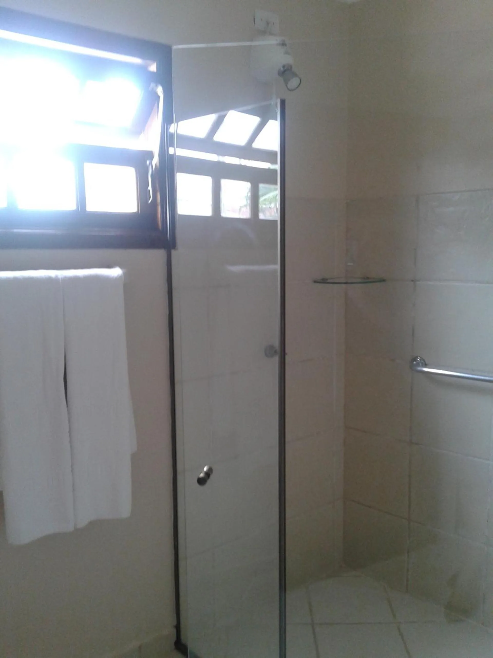 Bathroom in Hotel Costa Balena-Piscina Aquecida Coberta