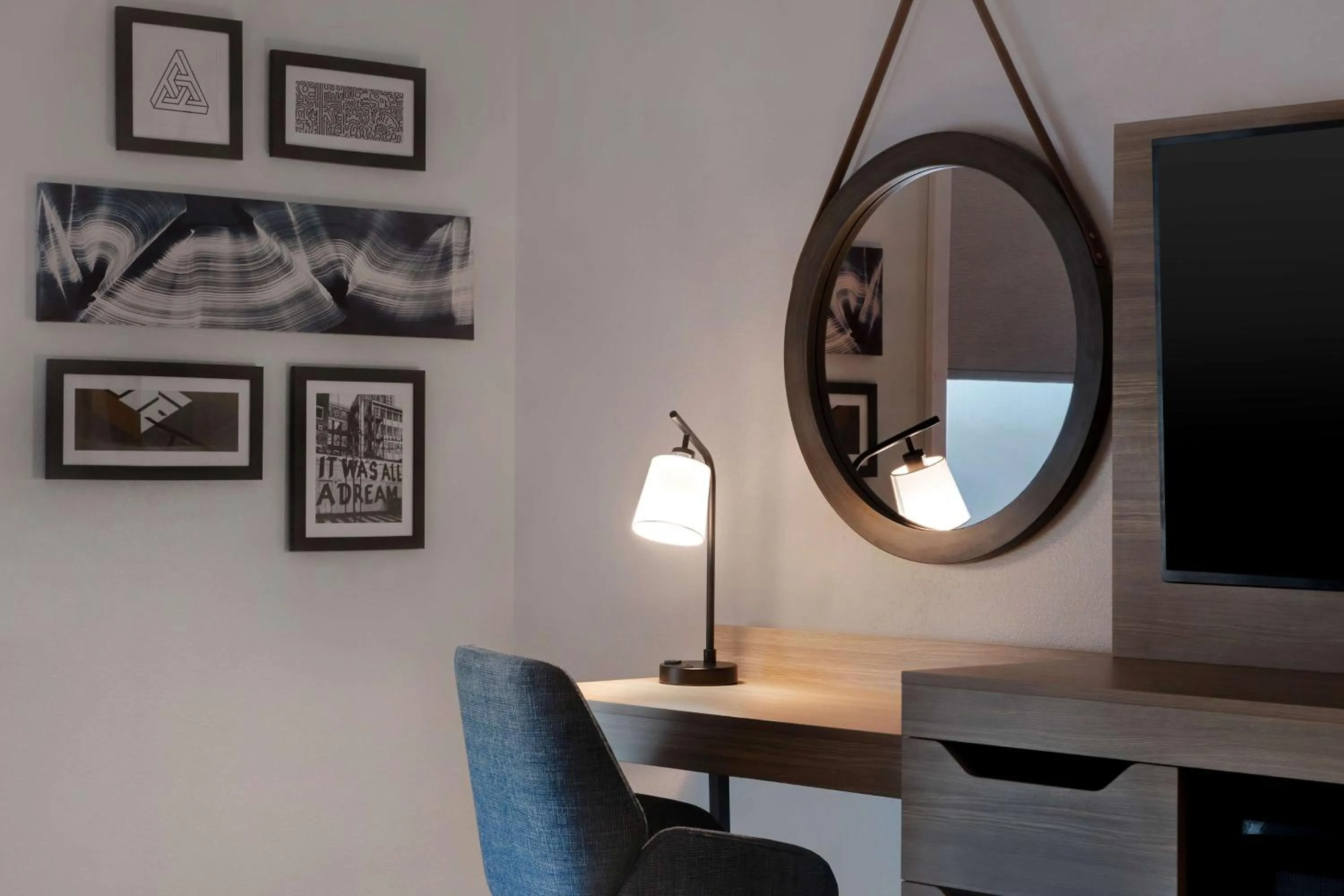 Bedroom in Hampton Inn Anderson/Alliance Business Park