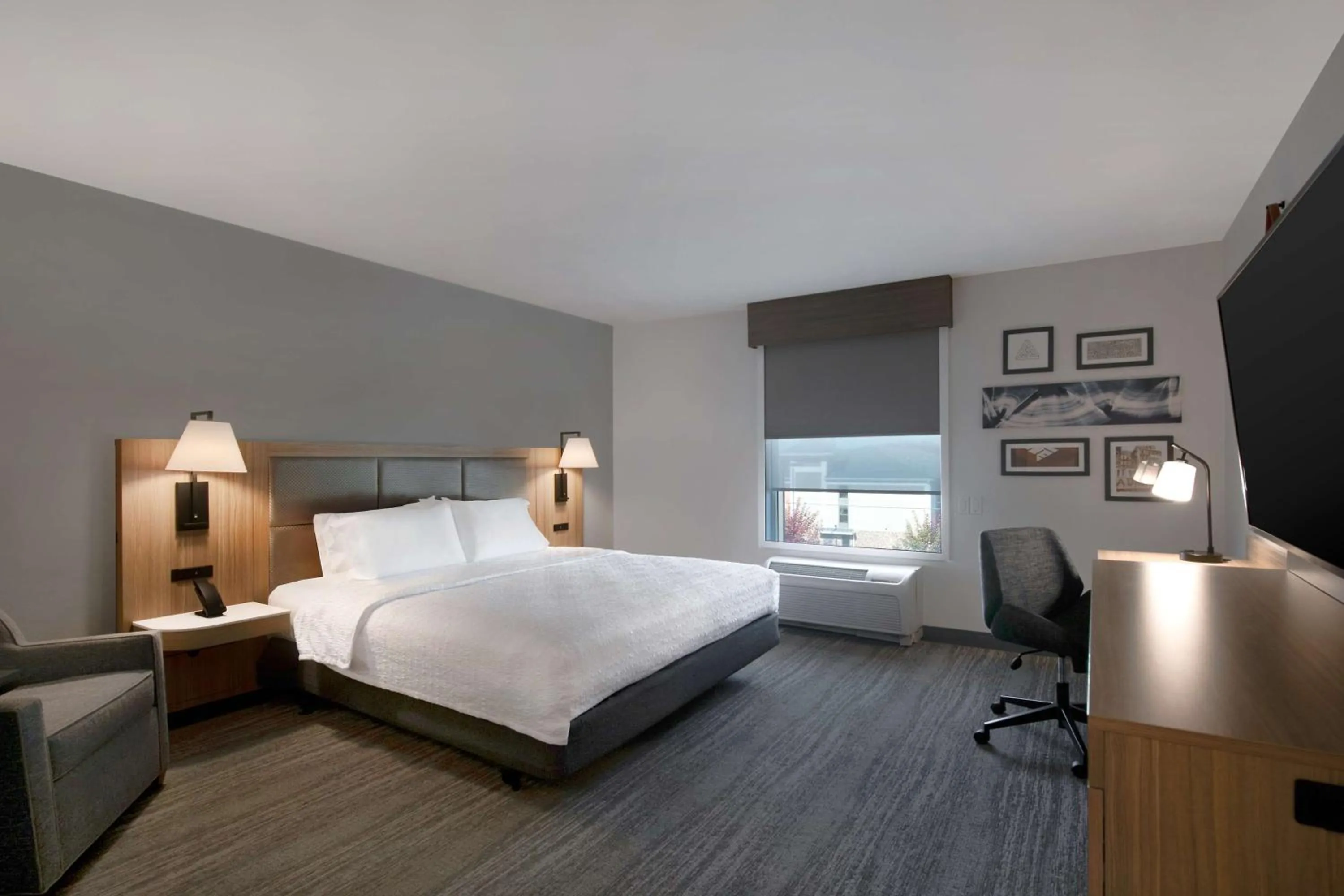 Bedroom, Bed in Hampton Inn Anderson/Alliance Business Park