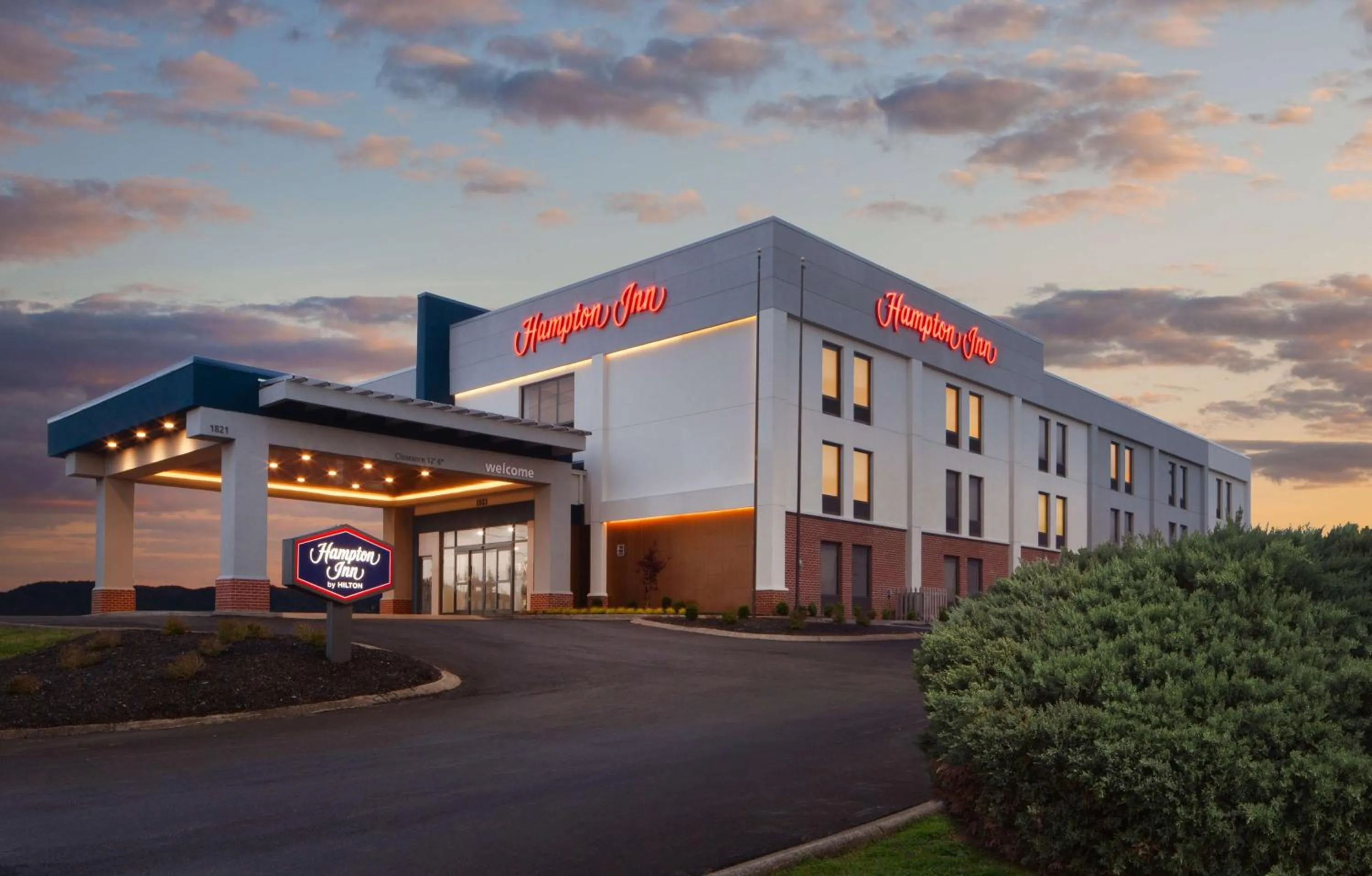 Property building in Hampton Inn Athens