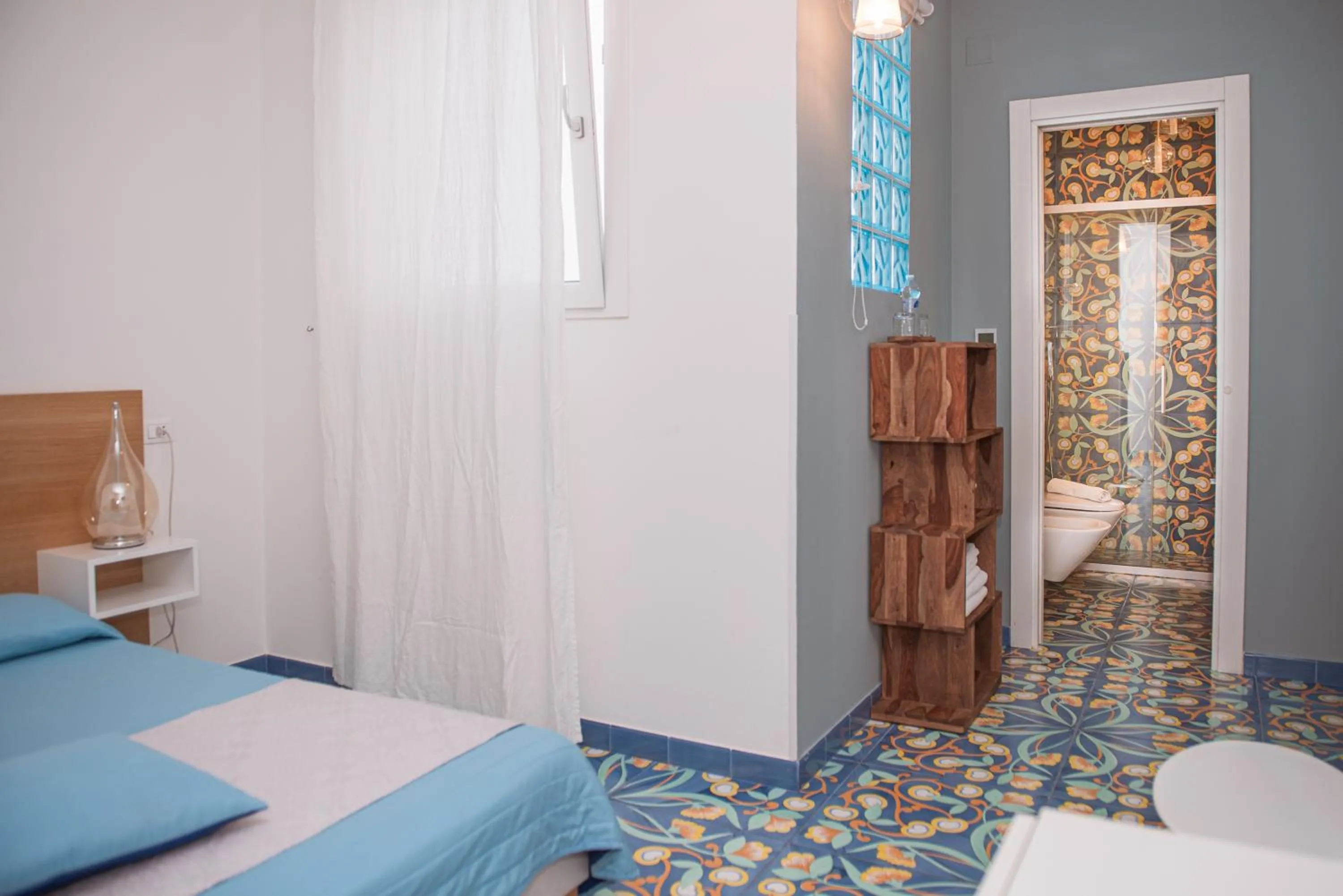 Bed in B&B Le Bateau Bleu Adults Only 12 plus