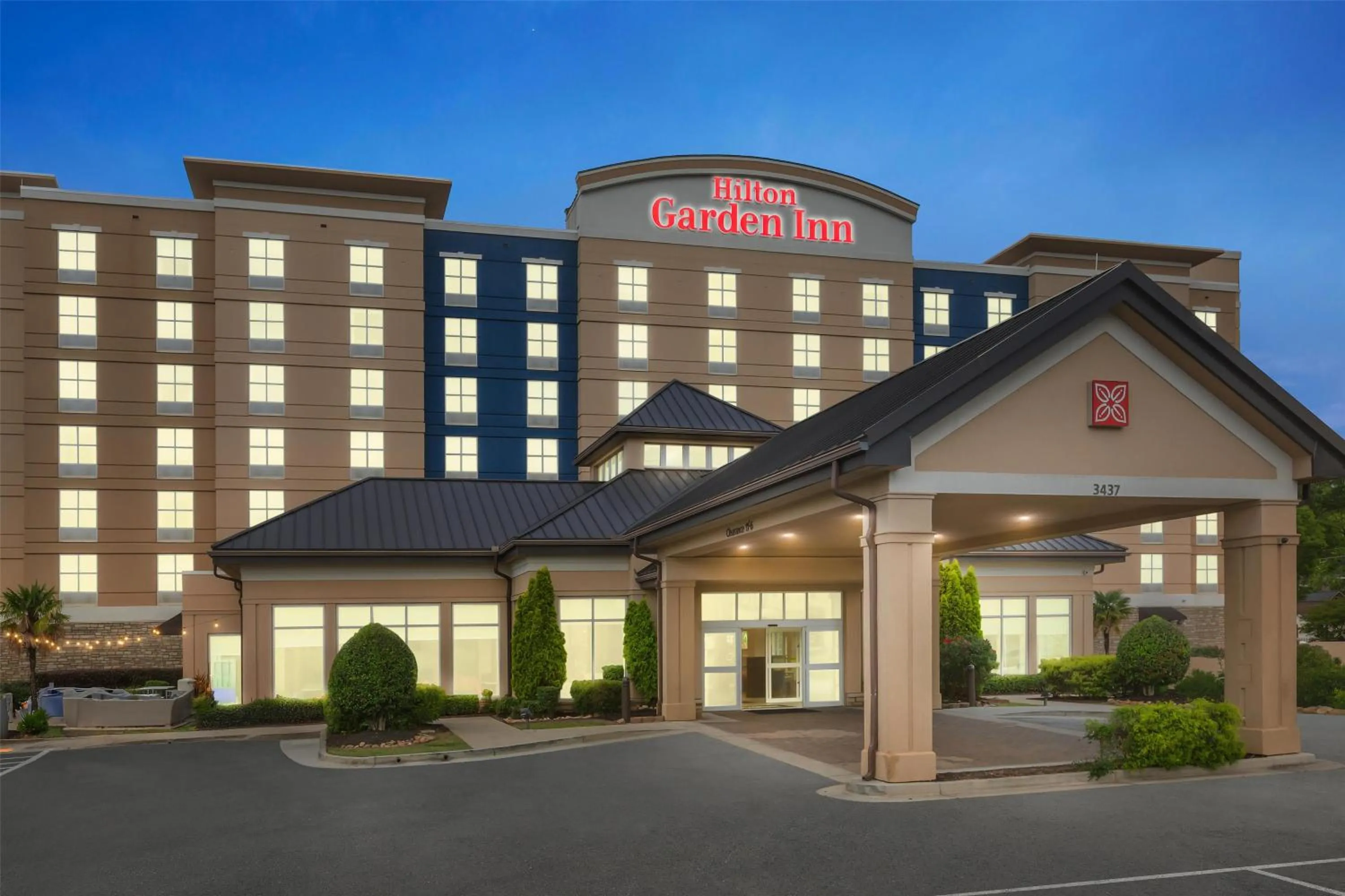 Property building in Hilton Garden Inn Atlanta Airport North
