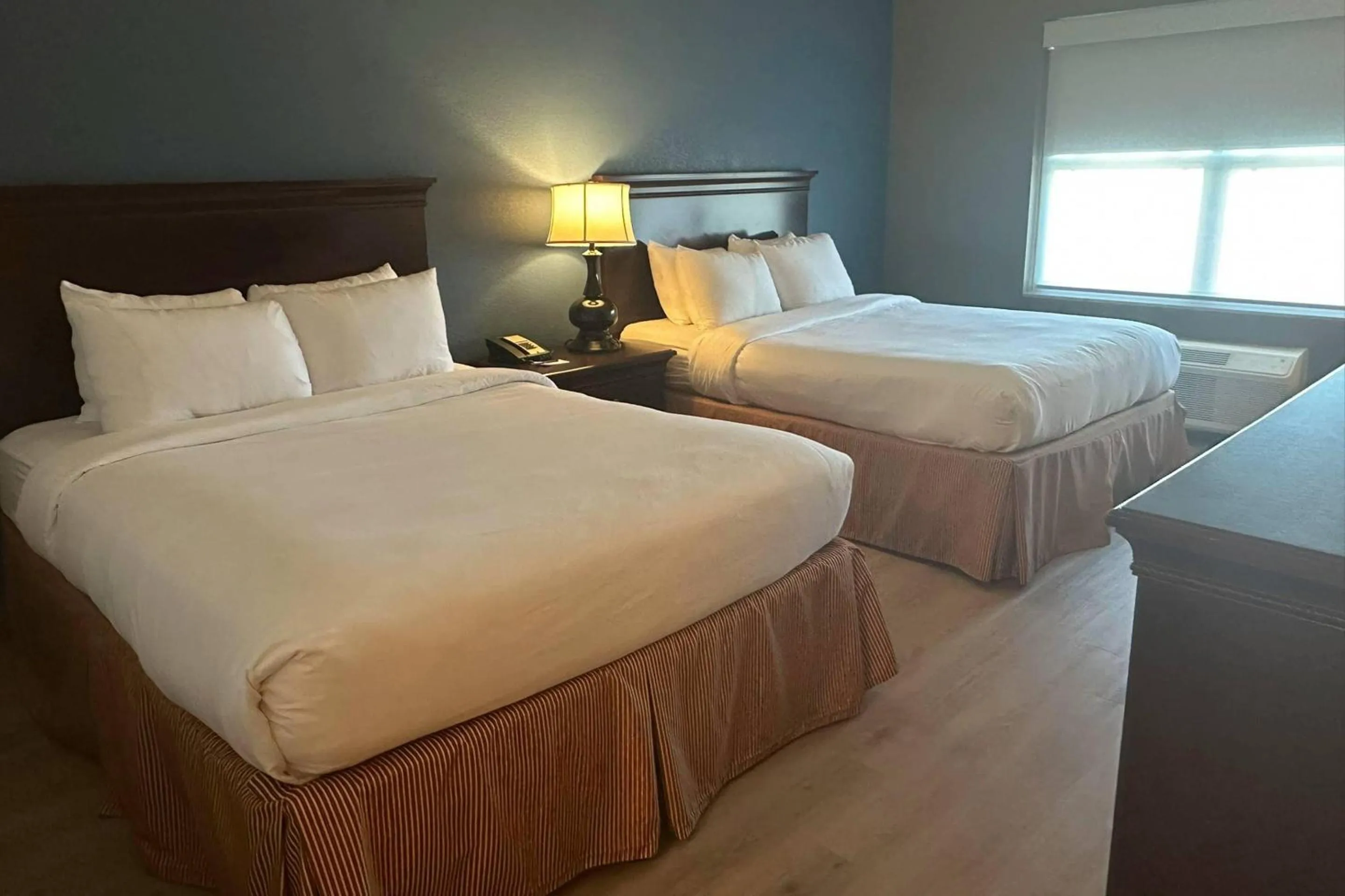 Bedroom, Bed in Country Inn & Suites by Radisson, Concord (Kannapolis), NC