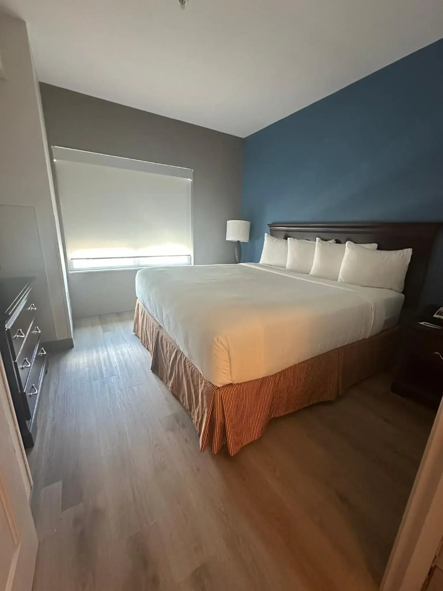 One-Bedroom King Suite with Sofa Bed - Non-Smoking in Country Inn & Suites by Radisson, Concord (Kannapolis), NC One-Bedroom King Suite with Sofa Bed - Non-Smoking in Country Inn & Suites by Radisson, Concord (Kannapolis), NC