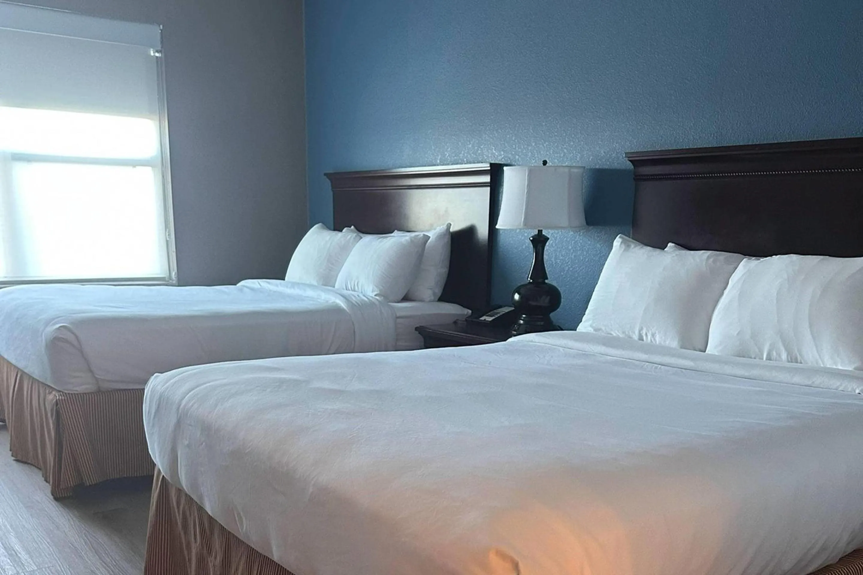 Bedroom, Bed in Country Inn & Suites by Radisson, Concord (Kannapolis), NC