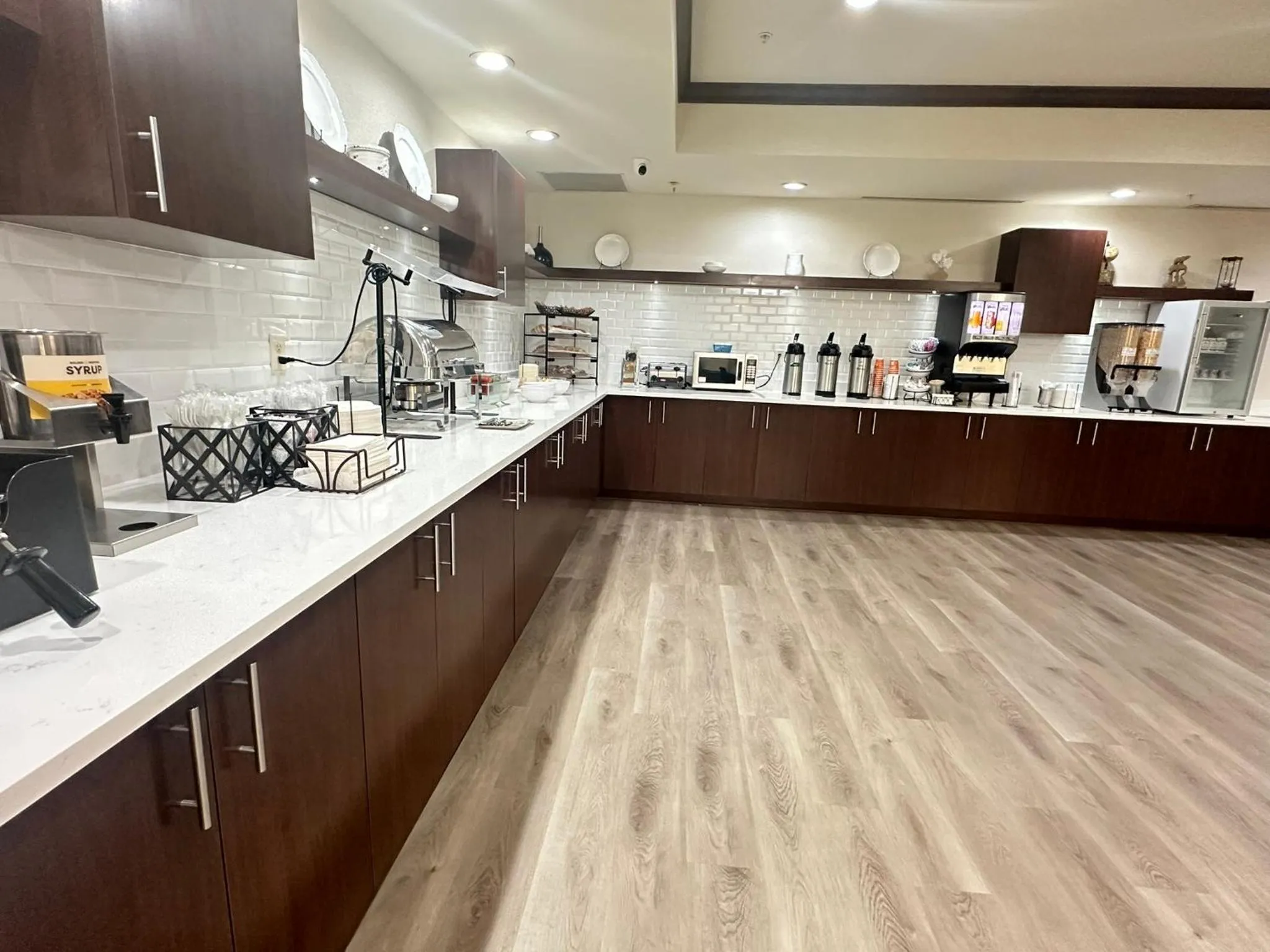 Breakfast in Country Inn & Suites by Radisson, Concord (Kannapolis), NC