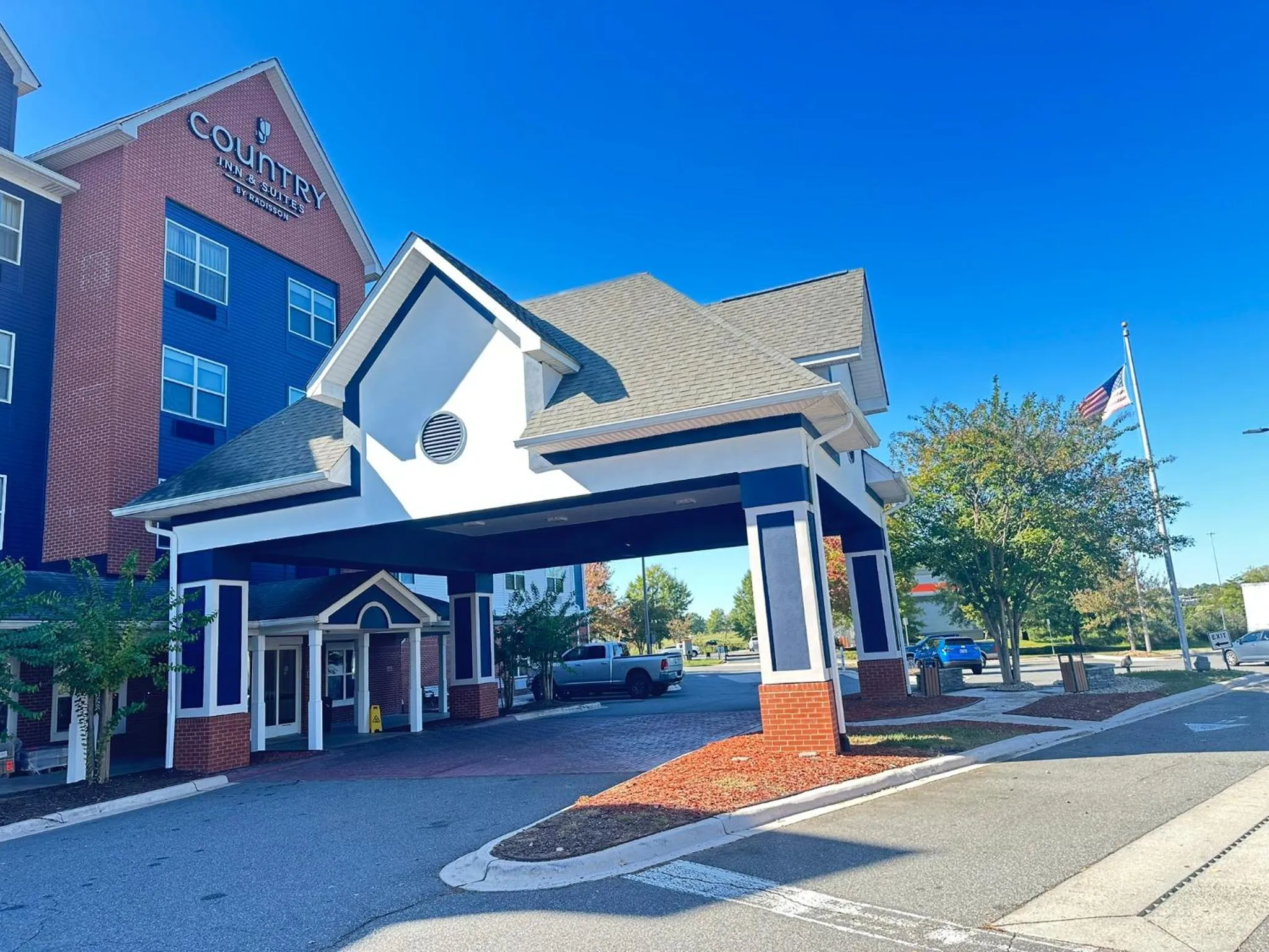 Property building in Country Inn & Suites by Radisson, Concord (Kannapolis), NC