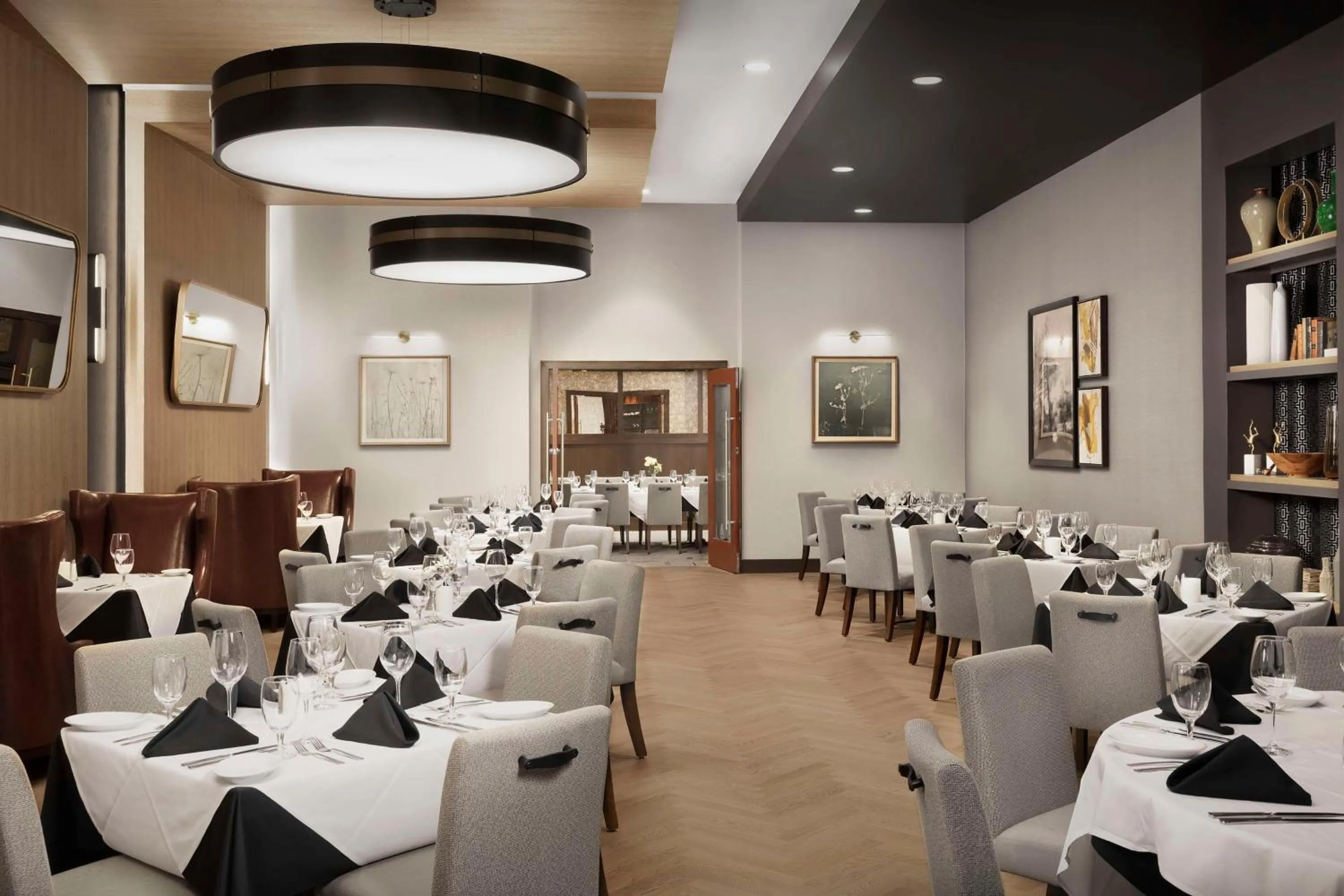 Restaurant/places to eat in Embassy Suites Atlanta - Kennesaw Town Center