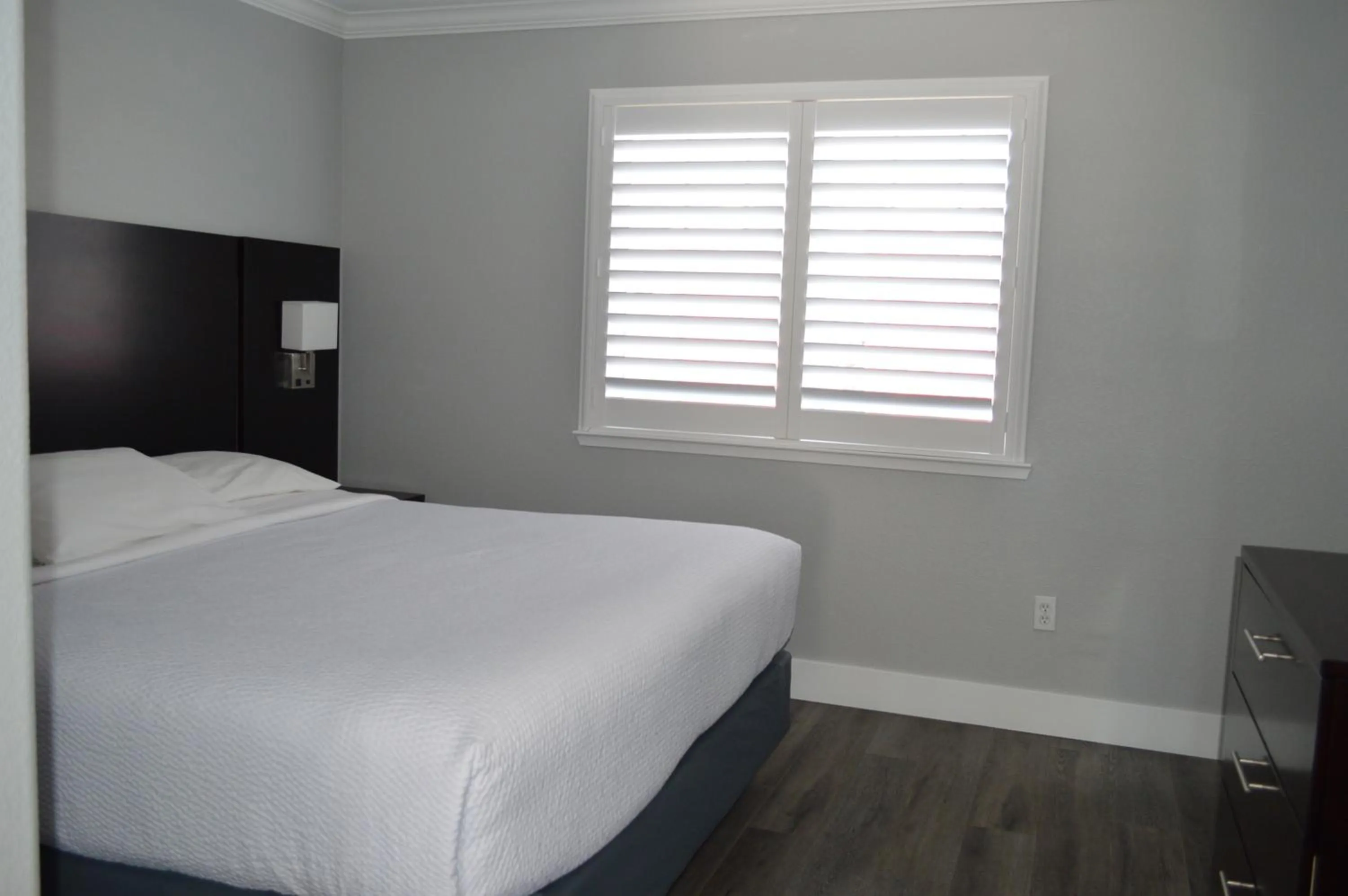 Bedroom, Bed in Fairview Inn & Suites