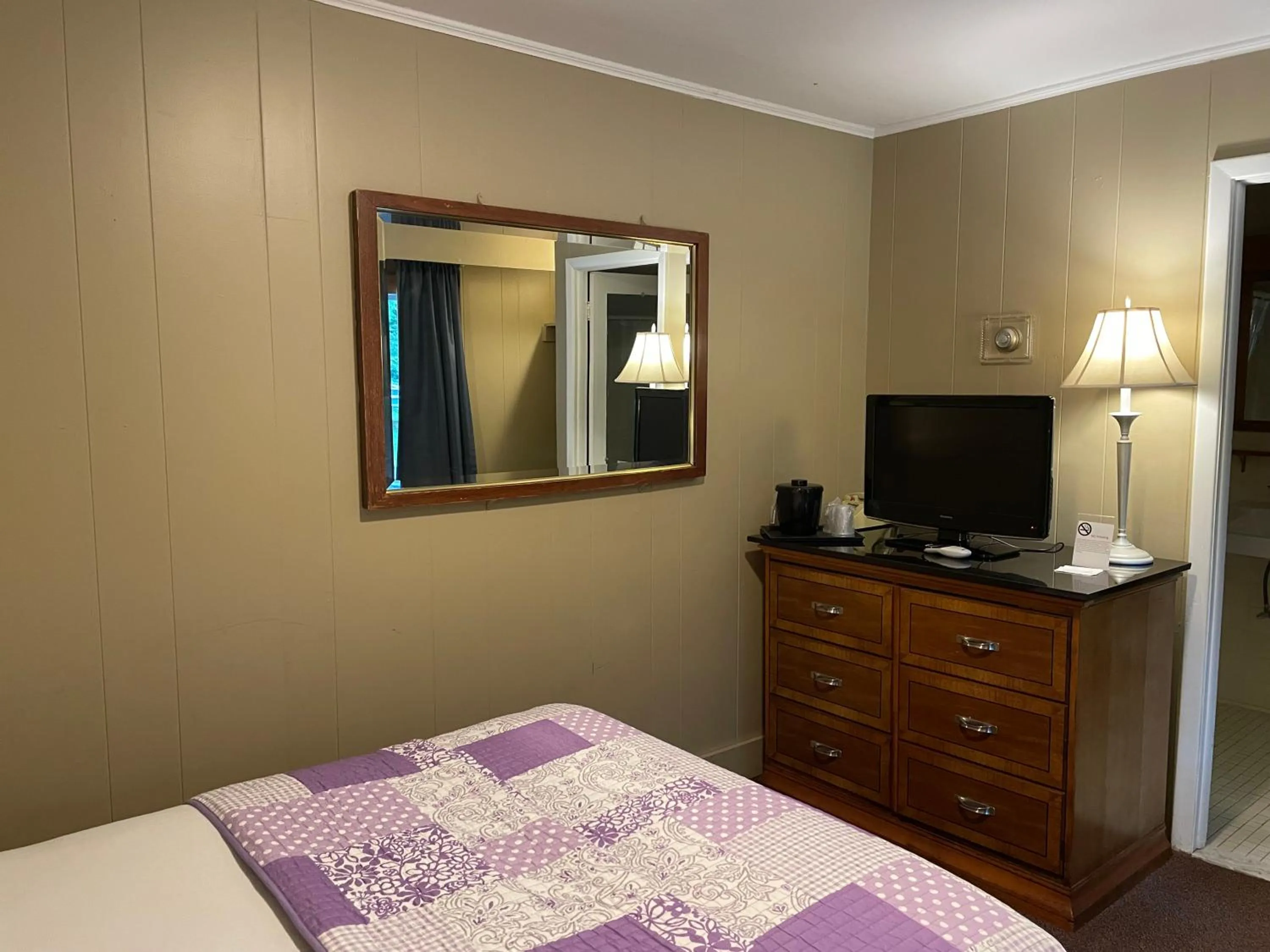 Bed in Northern Lights Lodge