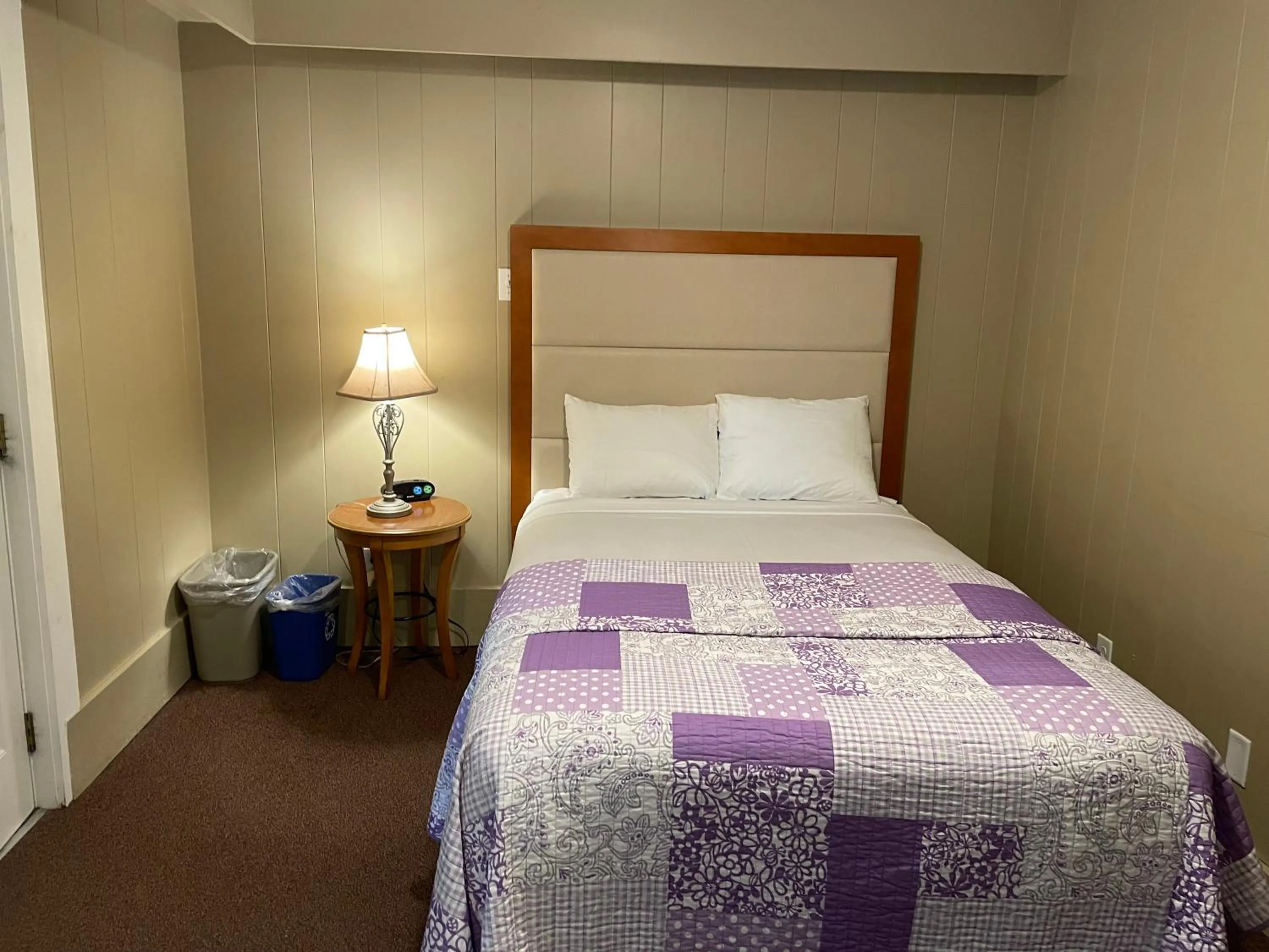 Bed in Northern Lights Lodge