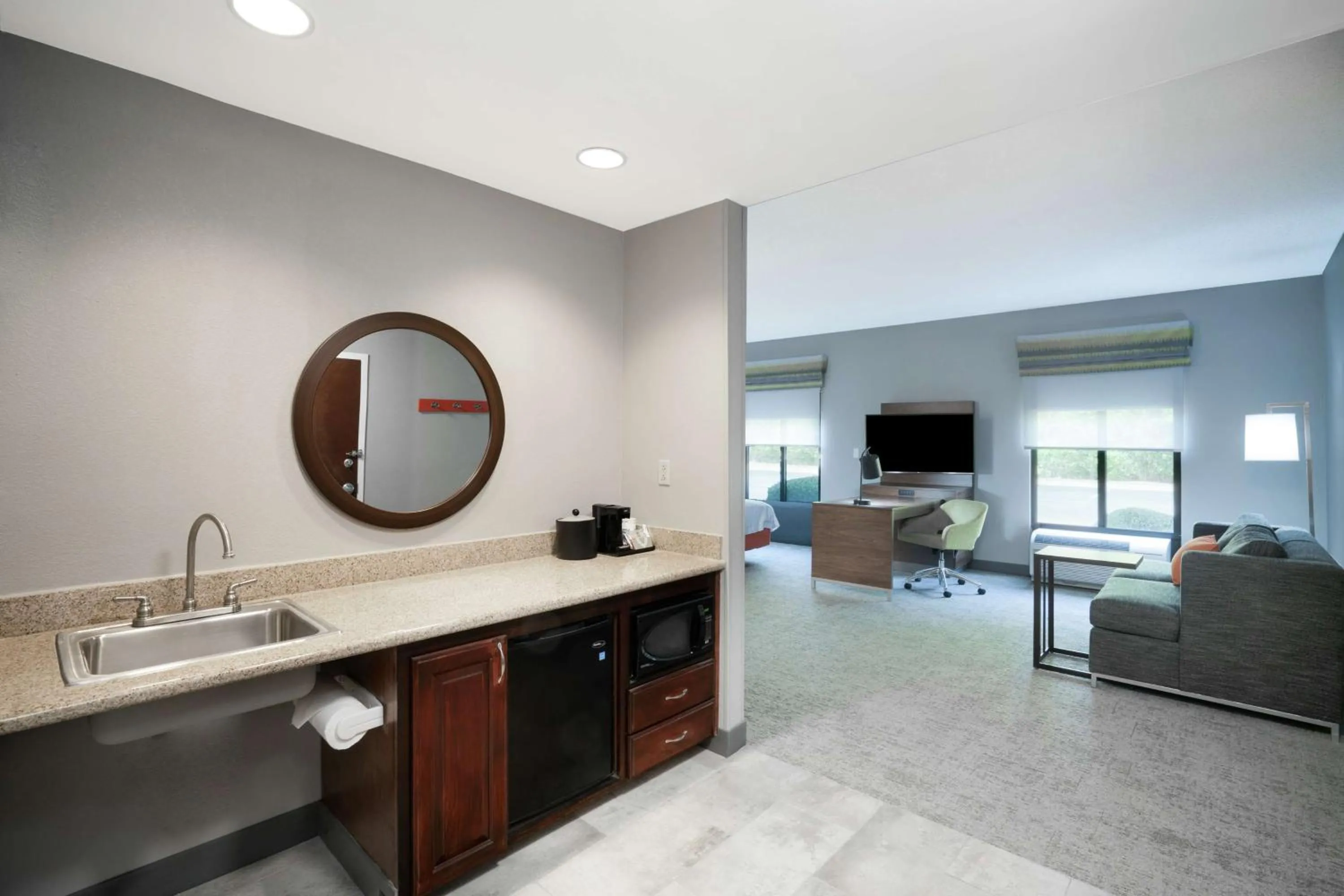 Bedroom in Hampton Inn & Suites Opelika-I-85 Auburn Area