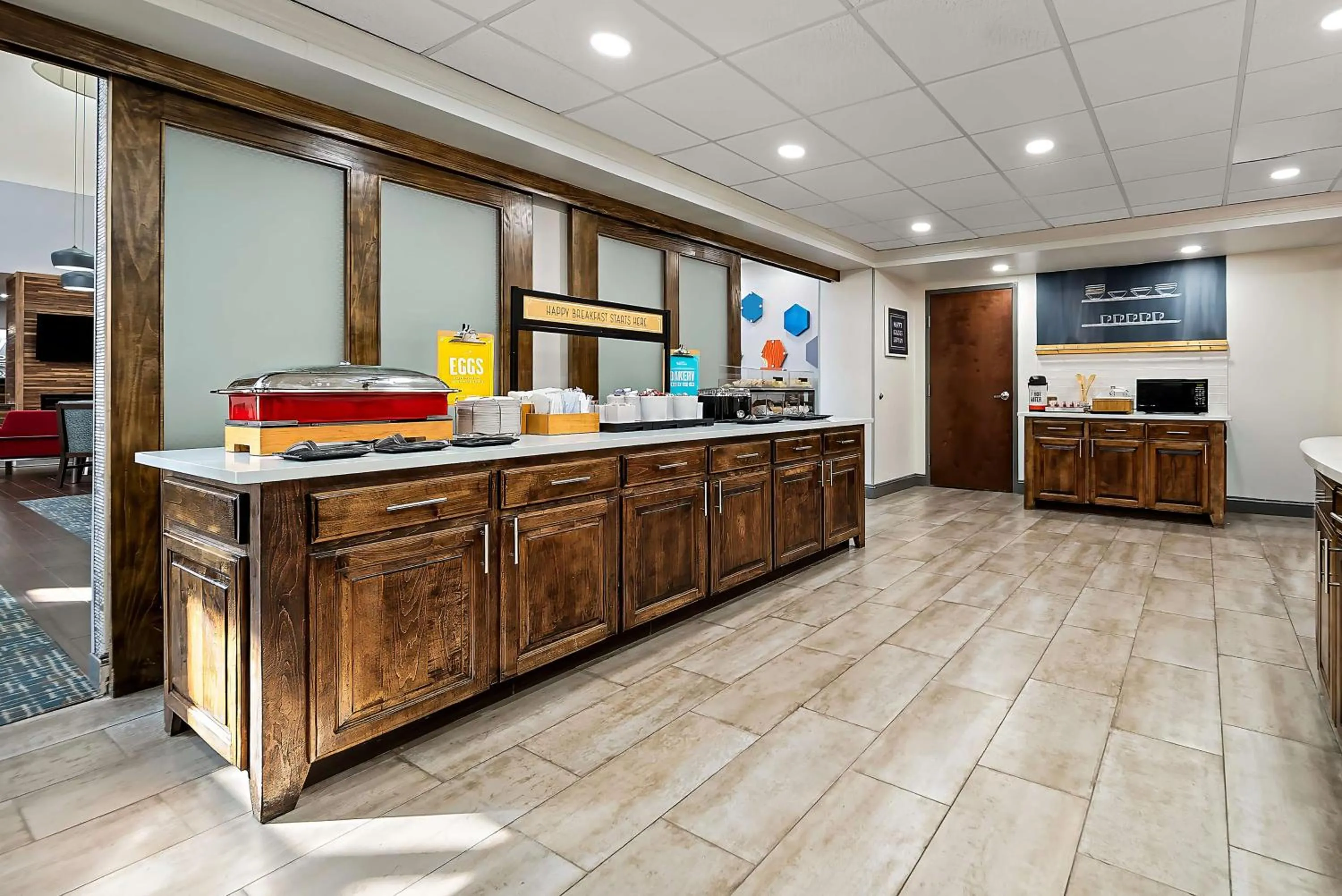 Breakfast in Hampton Inn & Suites Opelika-I-85 Auburn Area