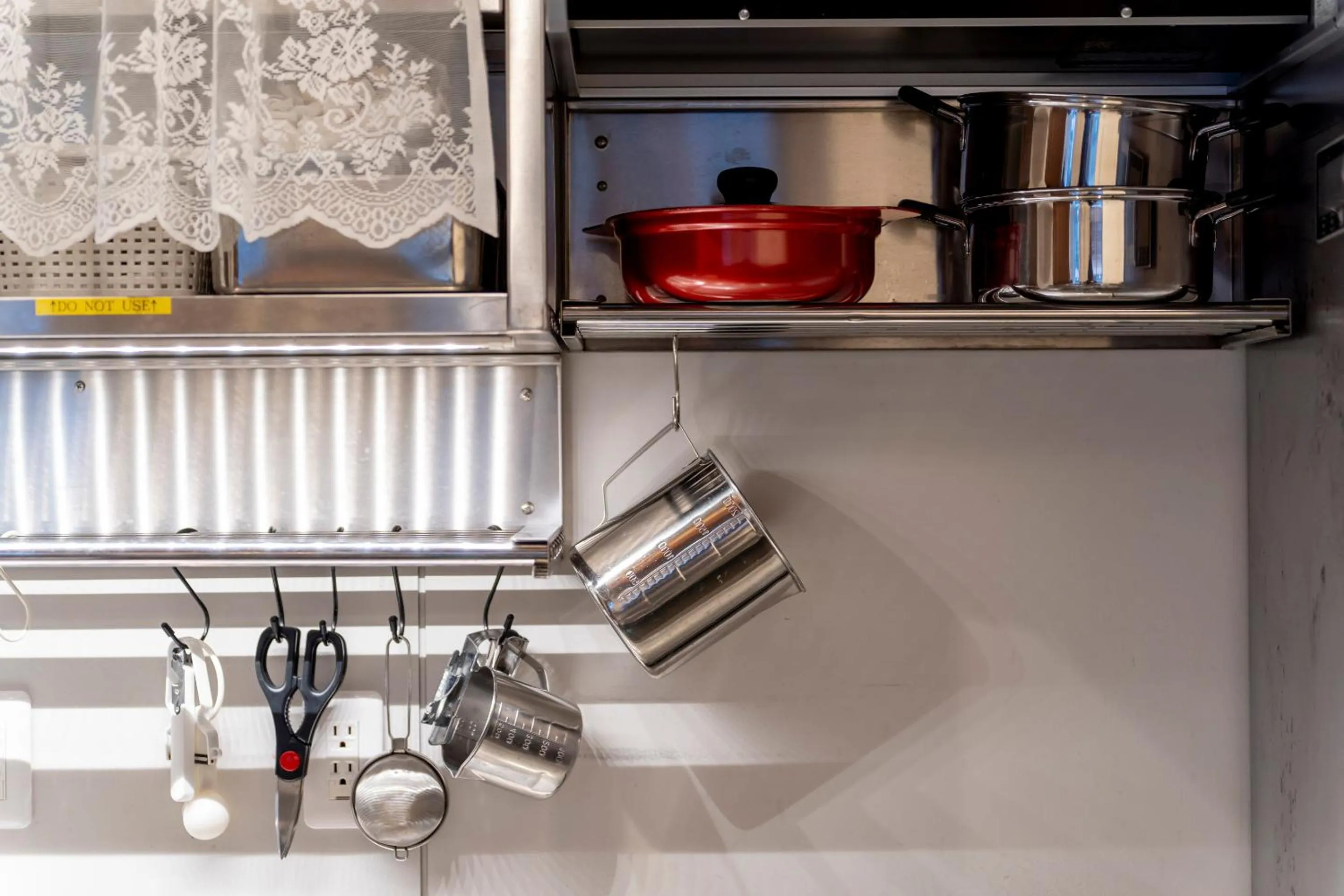 Communal kitchen in RESI STAY Jisco Hotel Kyoto Goshonishi