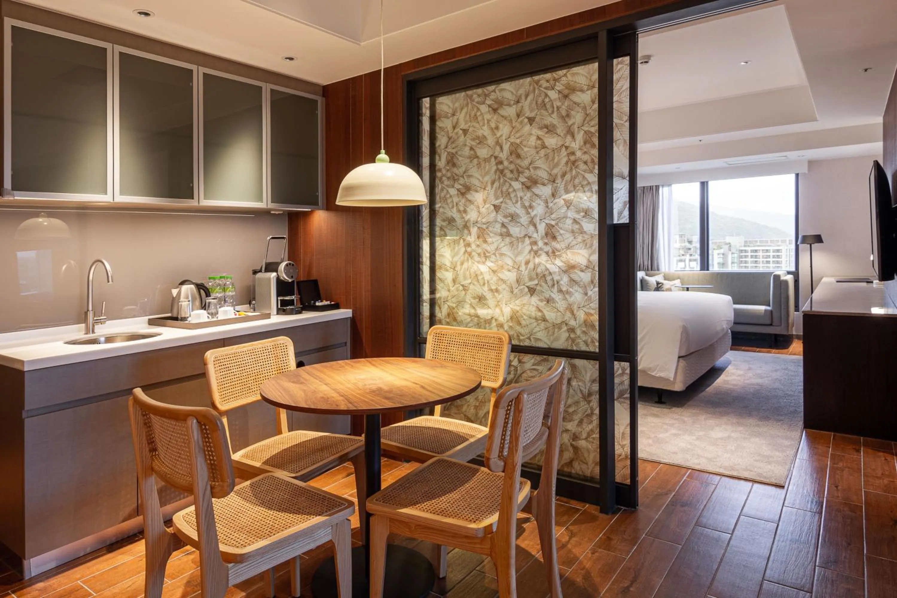 Photo of the whole room, Bed in Kilin Hotel, JiaoXi