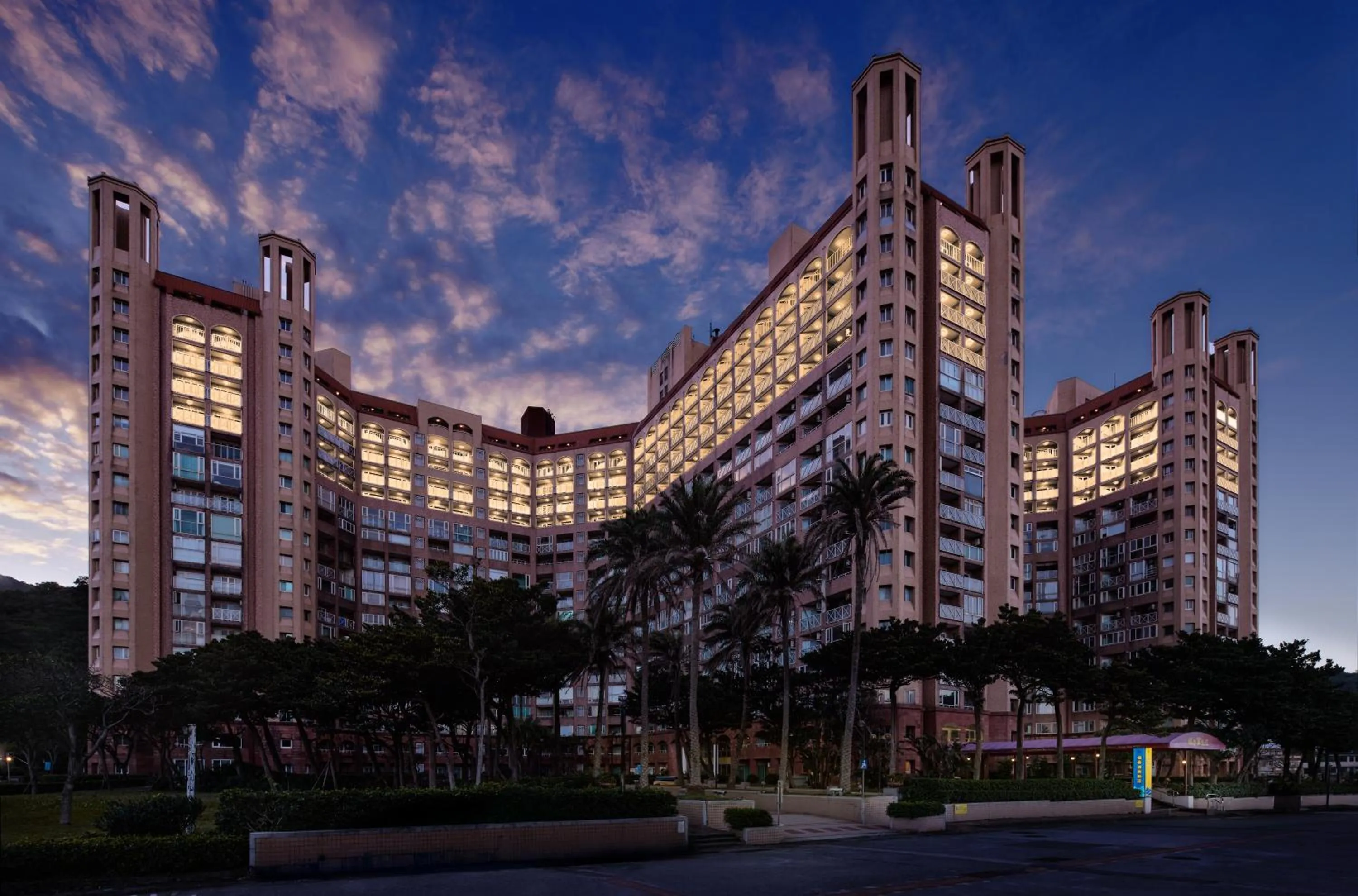 Property building in Beach Resort Green Bay