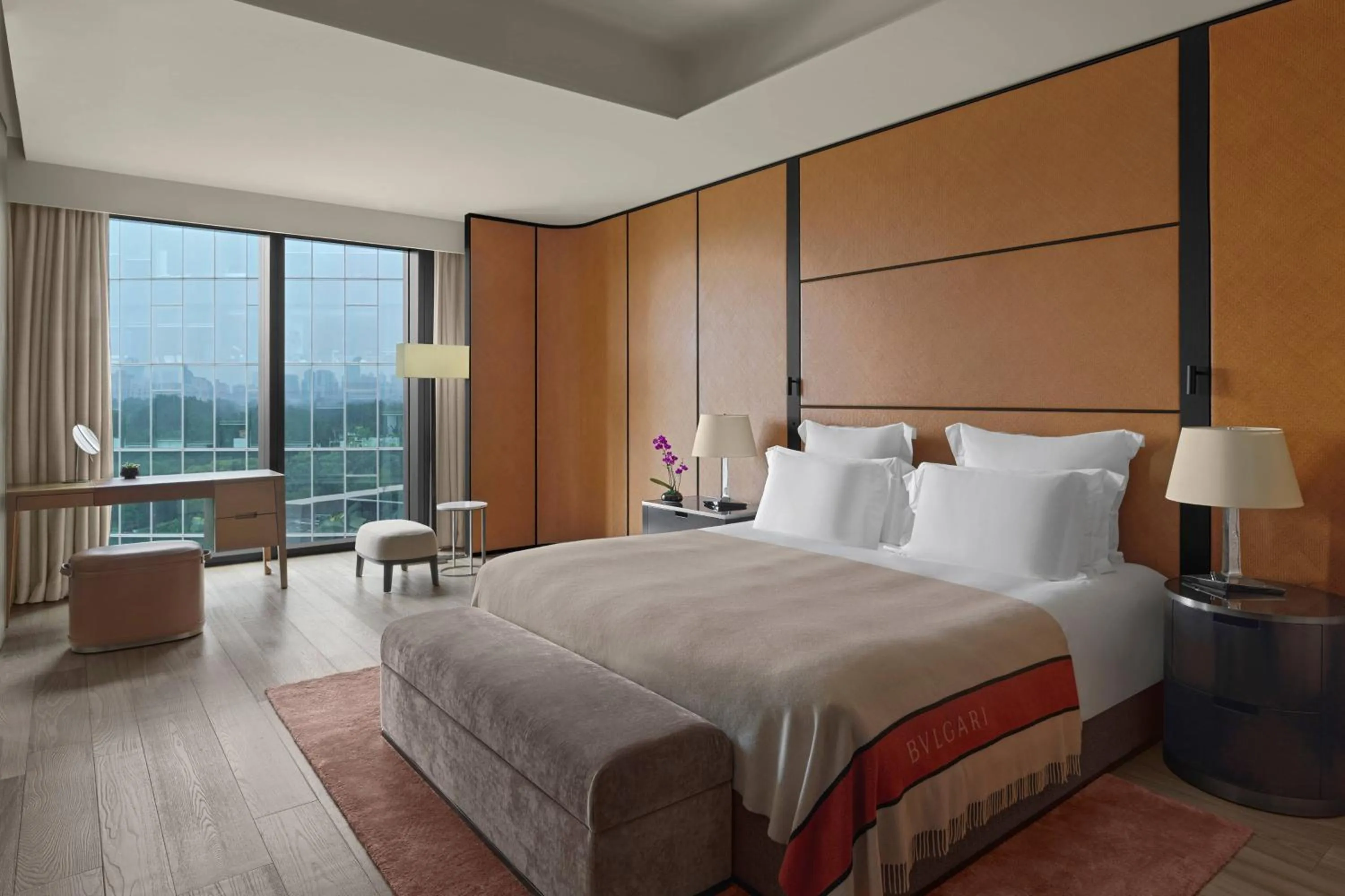 Bedroom, Bed in Bvlgari Hotel Beijing