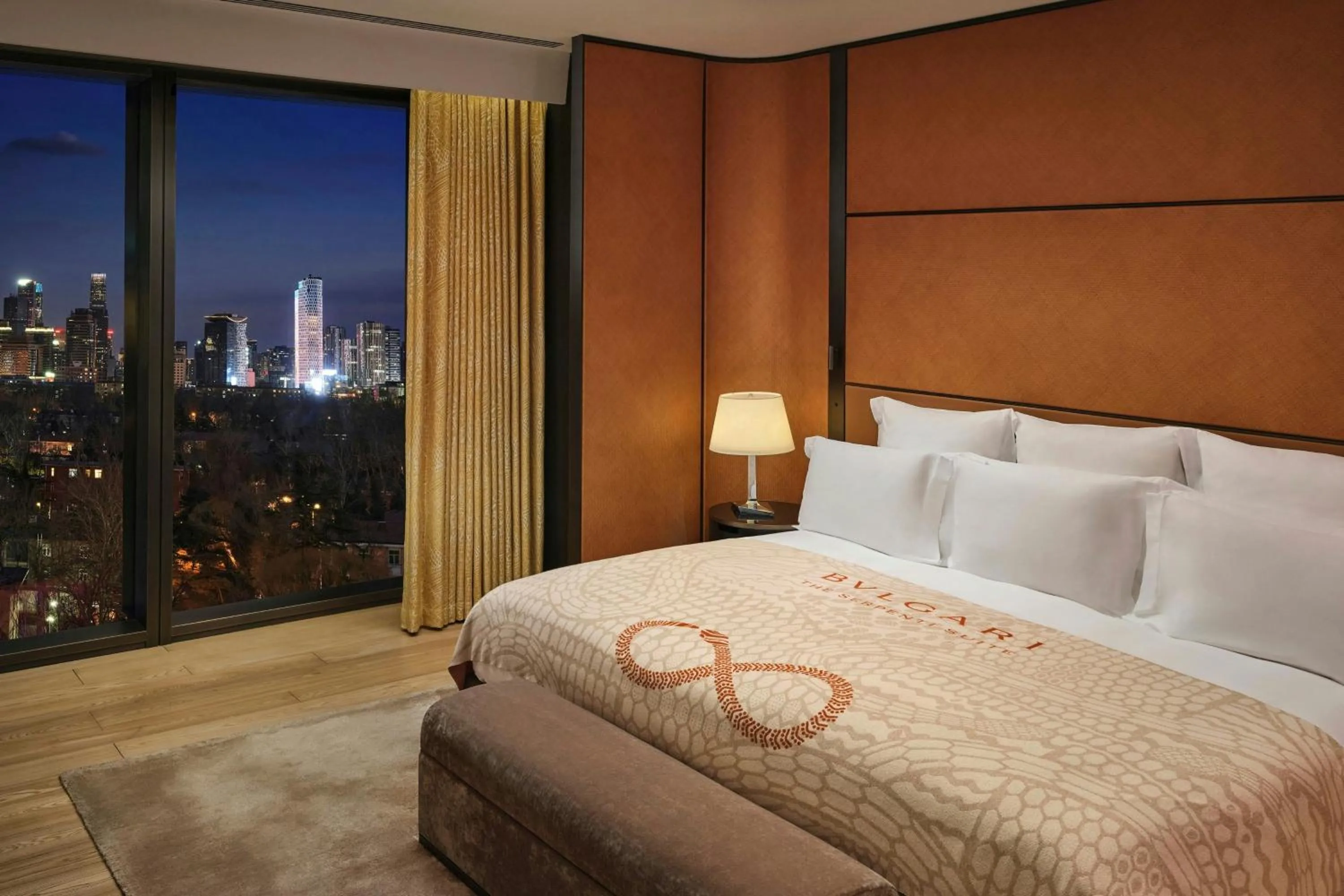 Bedroom, Bed in Bvlgari Hotel Beijing
