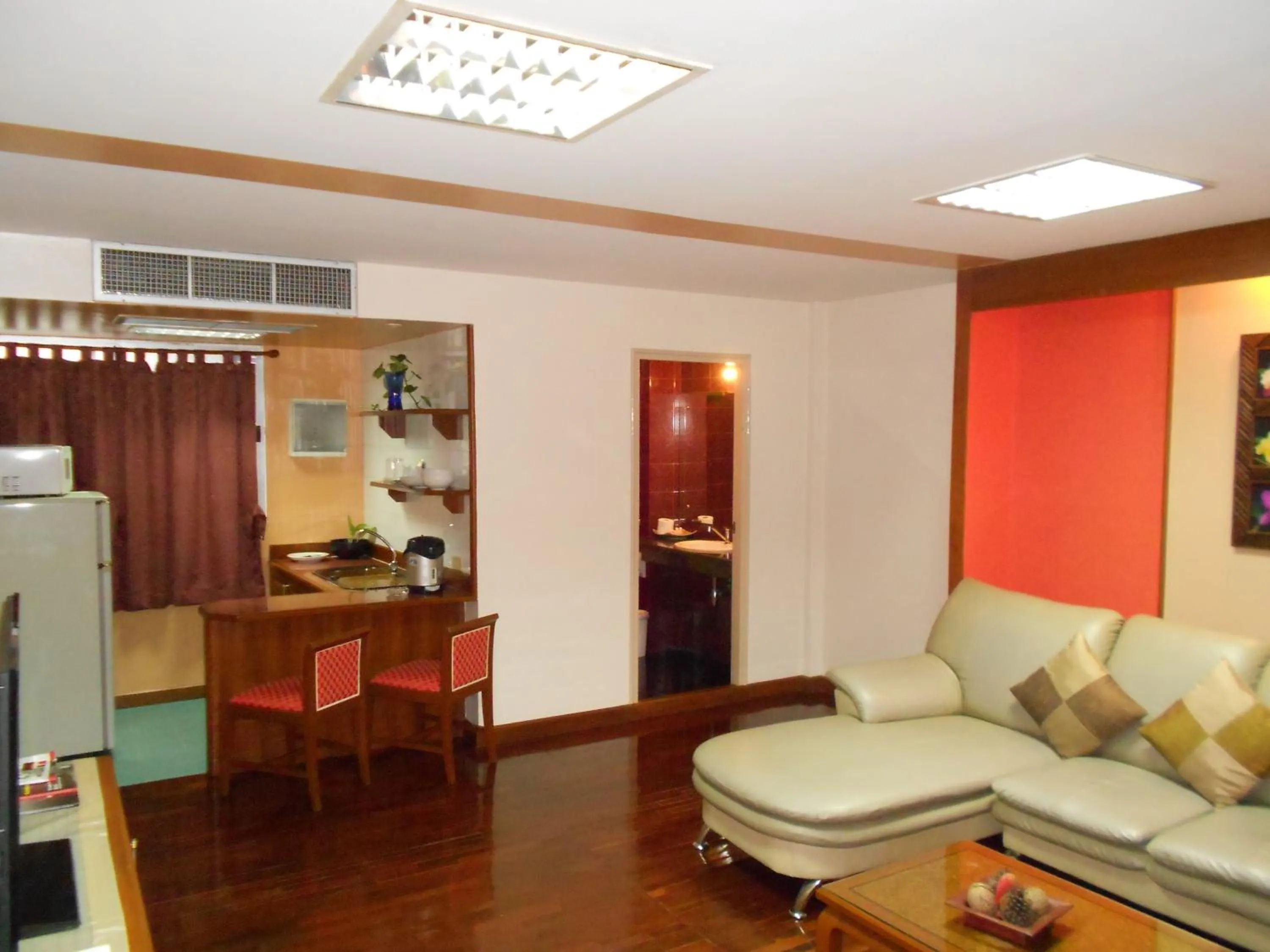 Living room in B.S. Court Hotel Sathorn