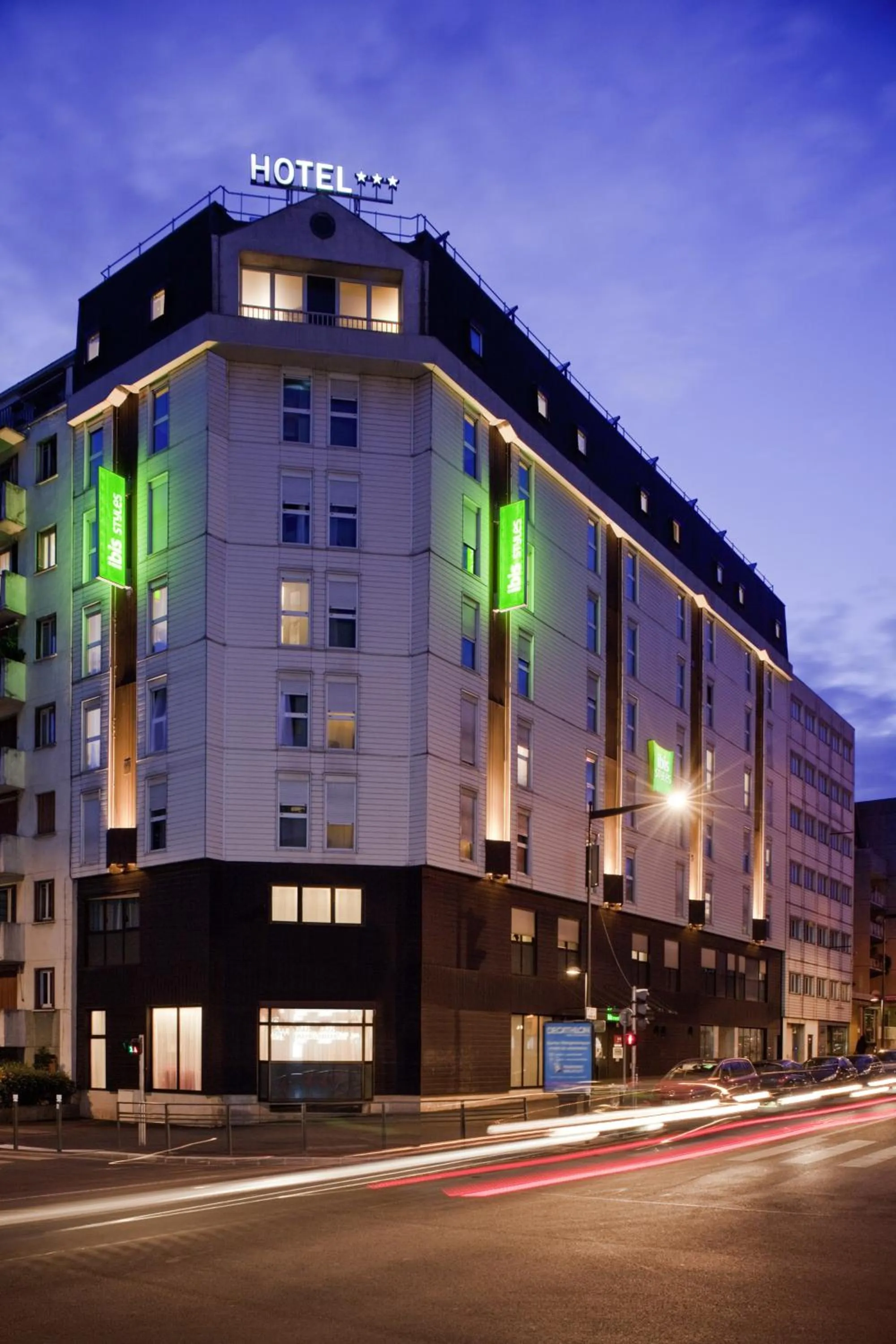 Facade/entrance in ibis Styles Paris Mairie de Montreuil