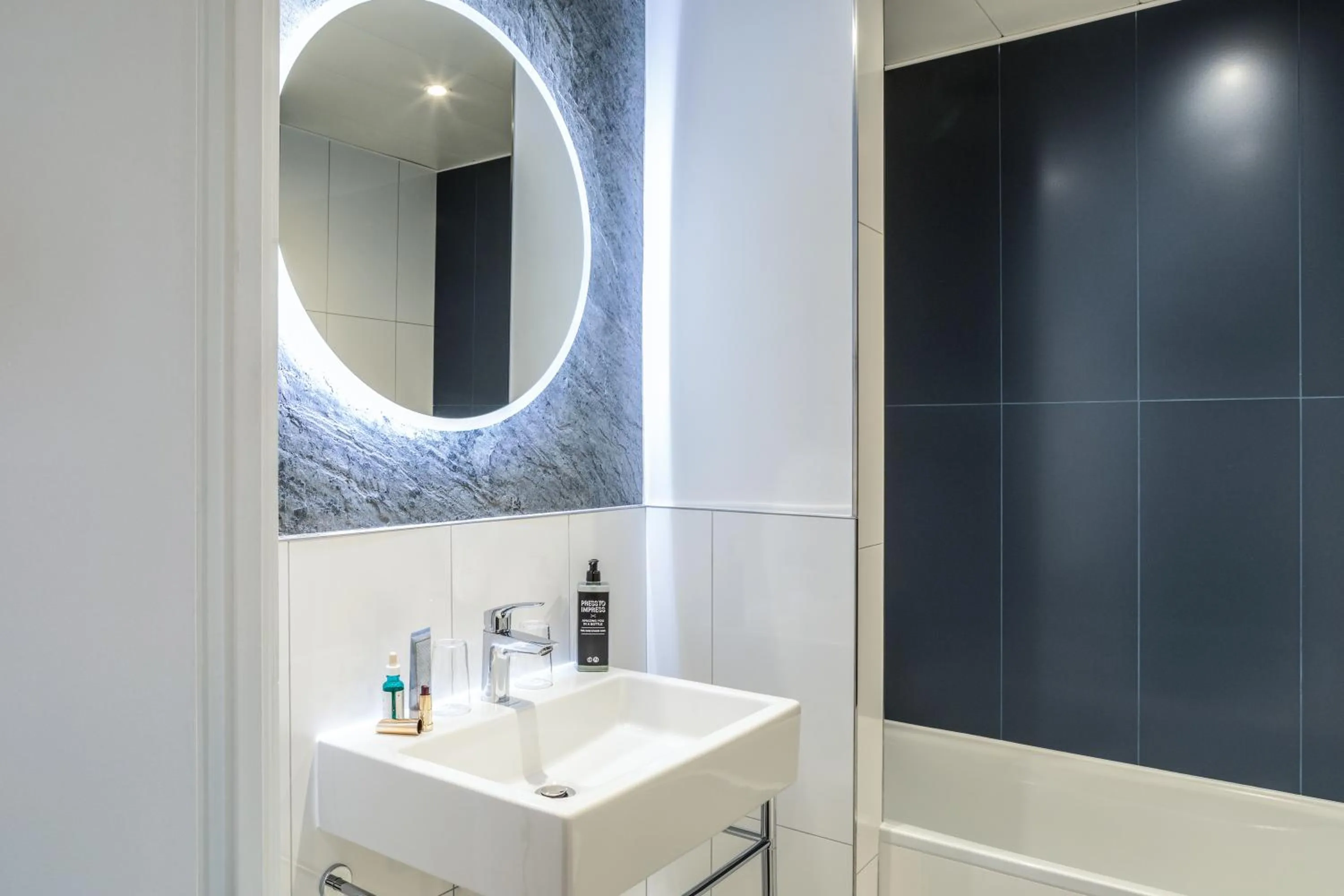 Bathroom in ibis Styles Paris Mairie de Montreuil