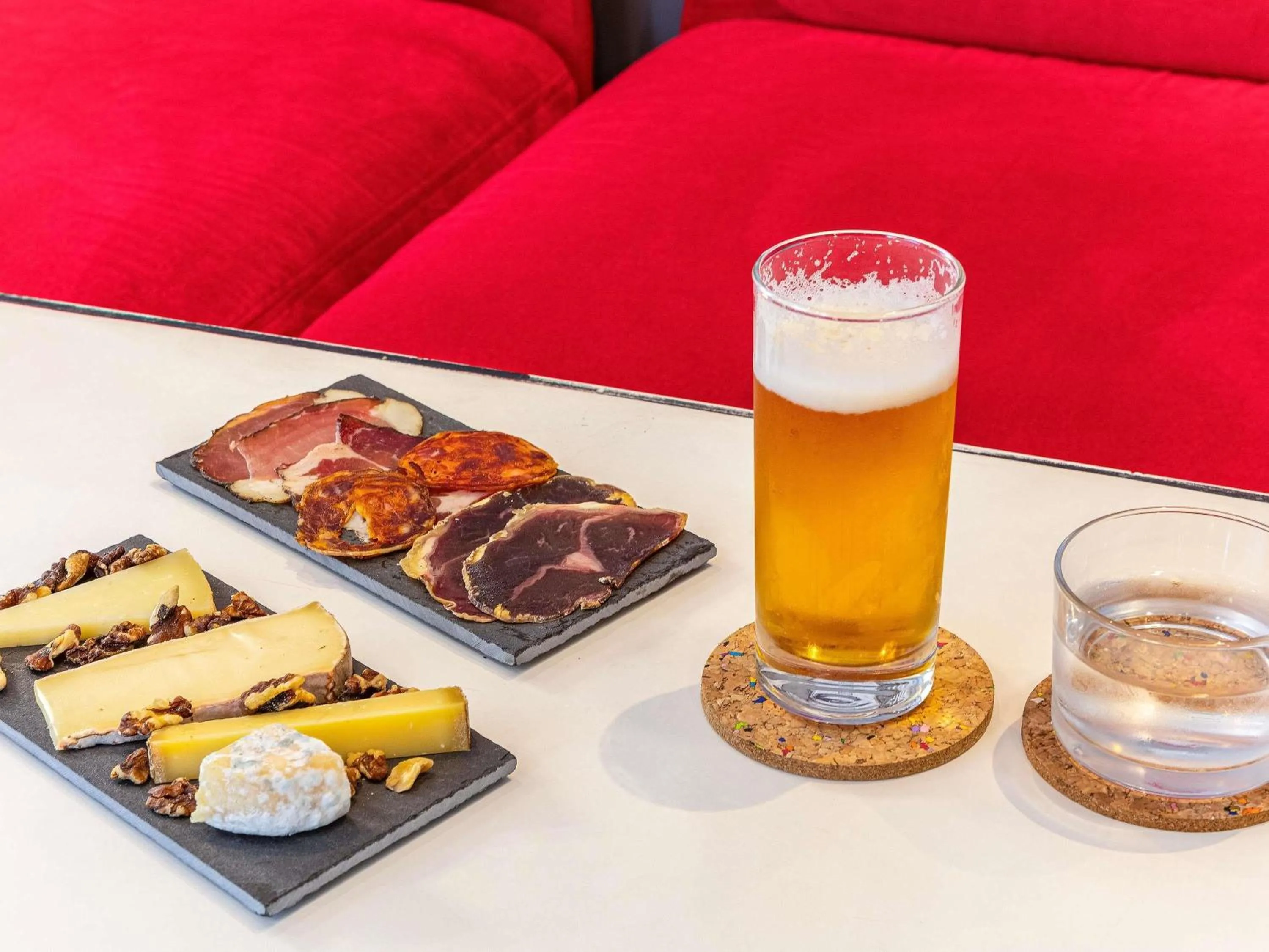 Lounge or bar in ibis Styles Paris Mairie de Montreuil