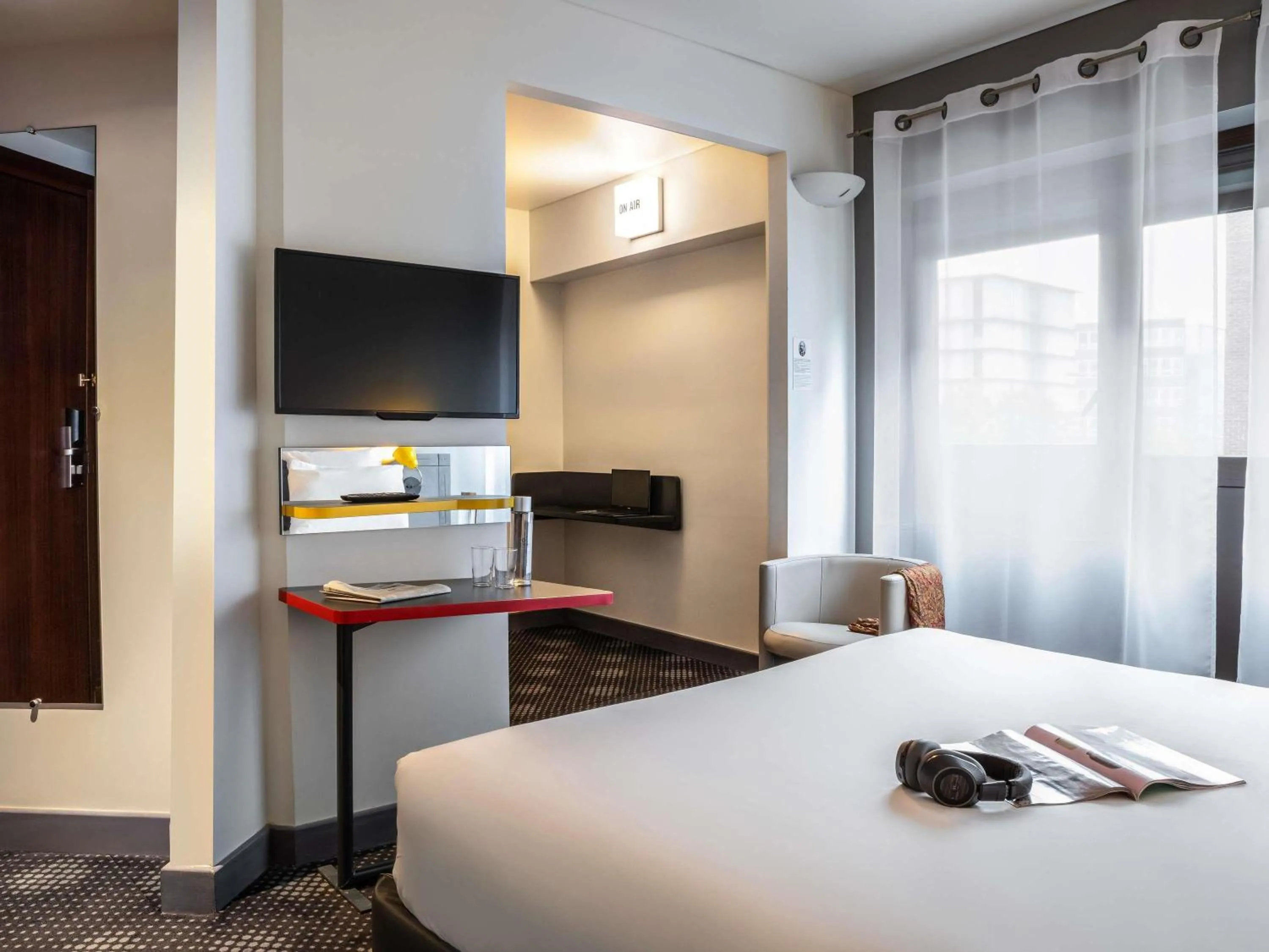 Bedroom, Bed in ibis Styles Paris Mairie de Montreuil