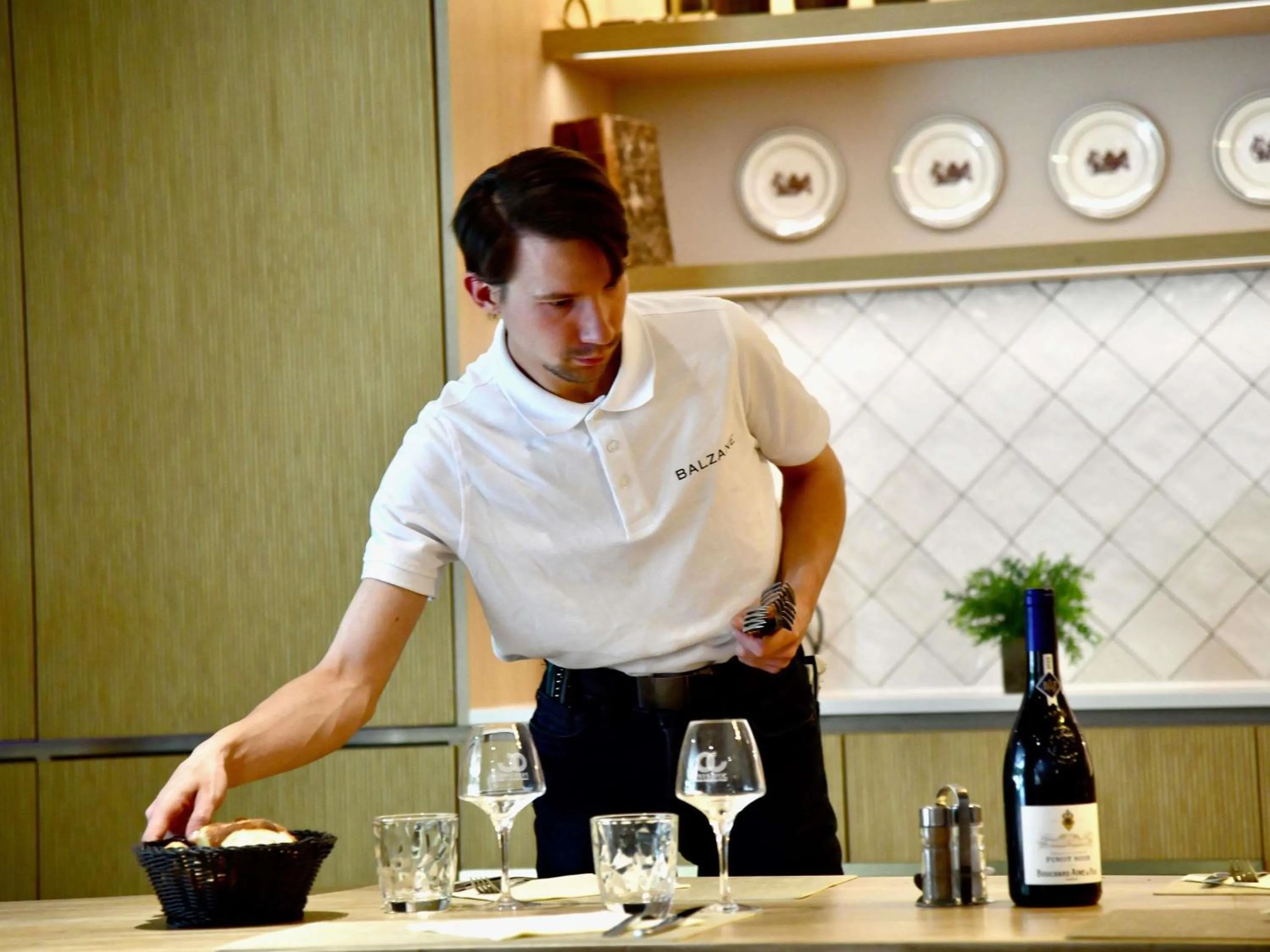 Restaurant/places to eat in ibis Maisons Laffitte