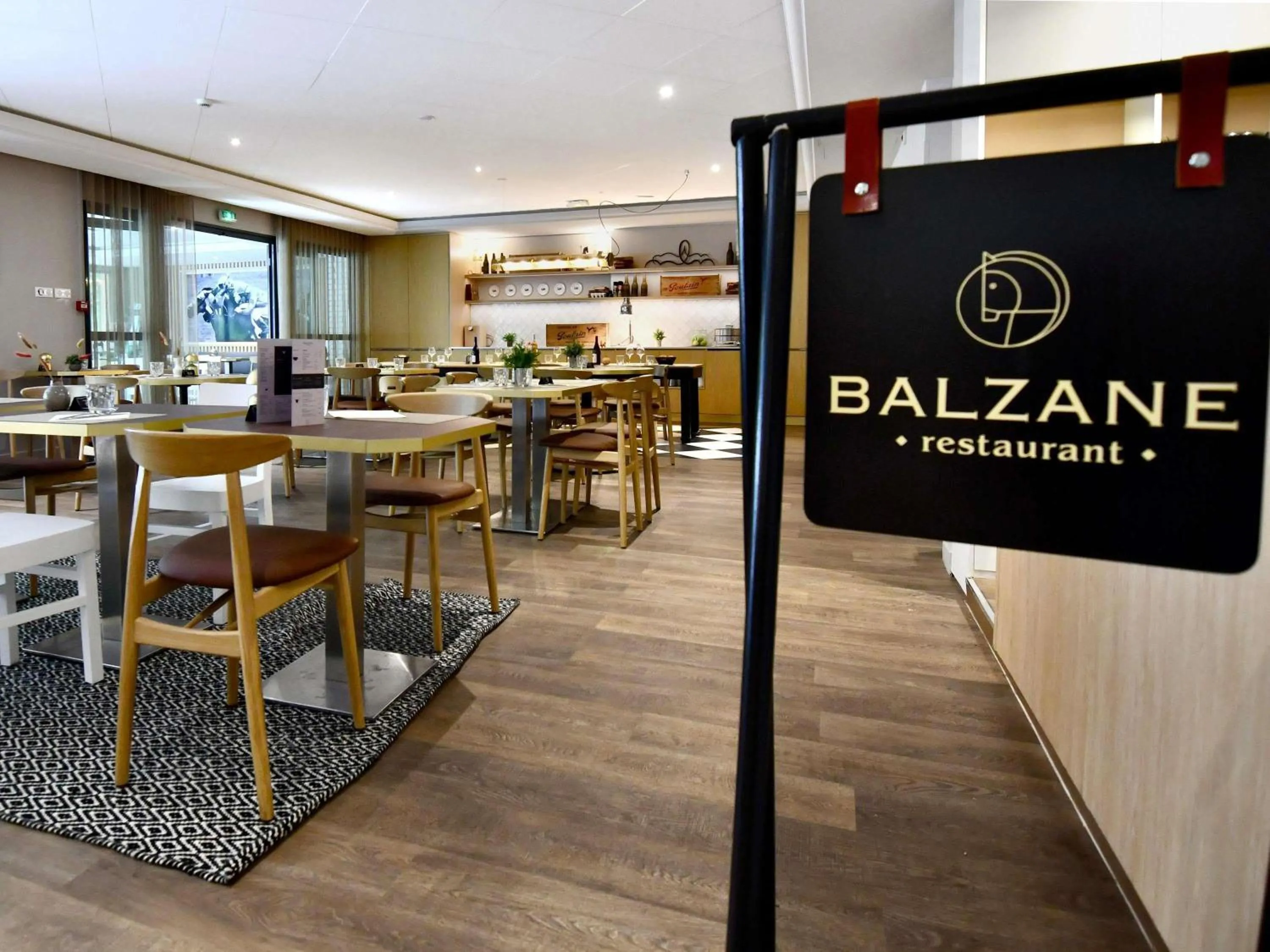 Restaurant/places to eat in ibis Maisons Laffitte