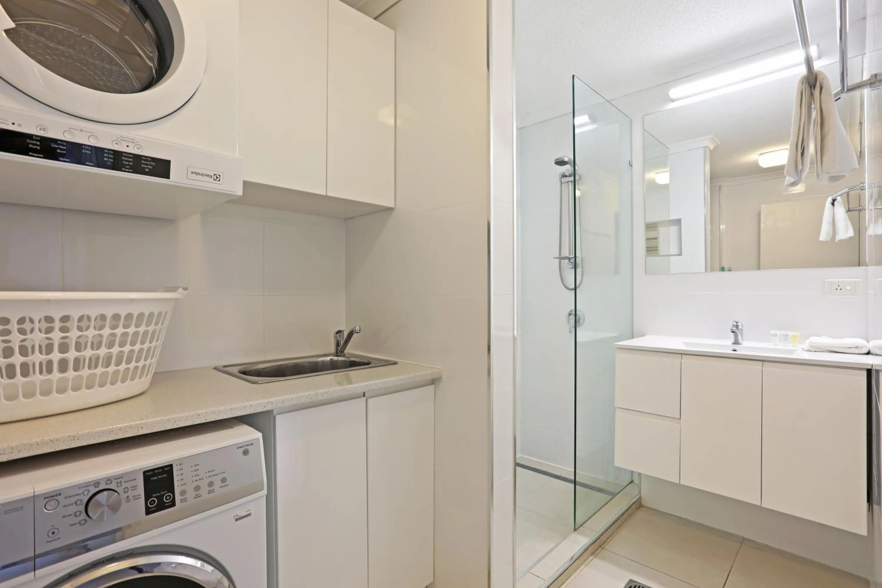 Bathroom in Headland Gardens Holiday Apartments