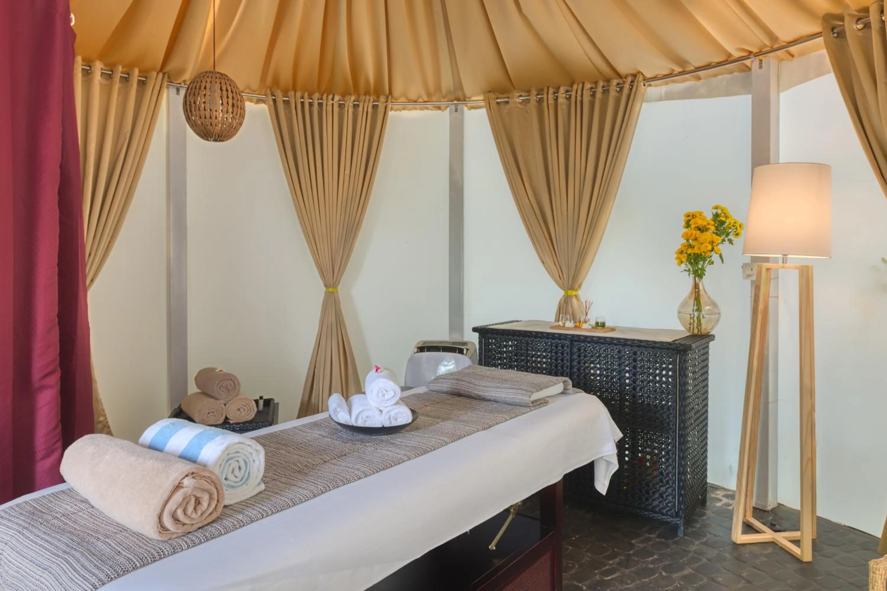 Spa and wellness centre/facilities, Bed in Azaya Beach Resort Goa