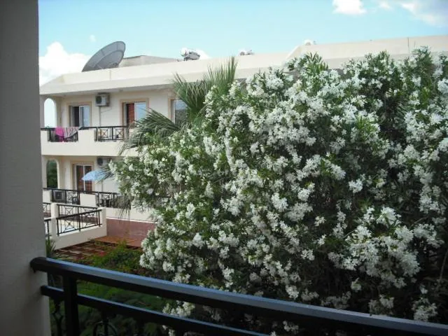 Facade/entrance in Summer Memories Aparthotel