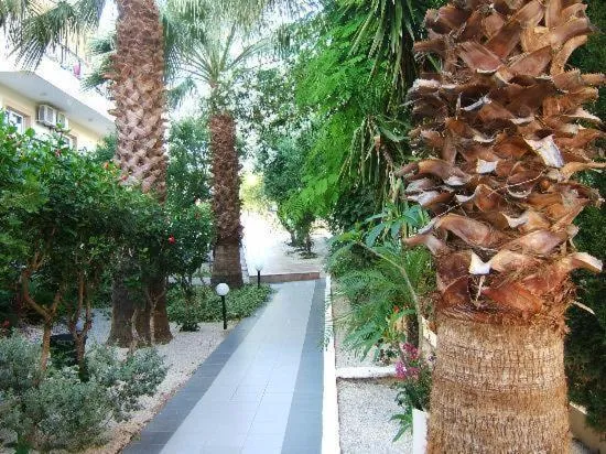 Garden in Summer Memories Aparthotel