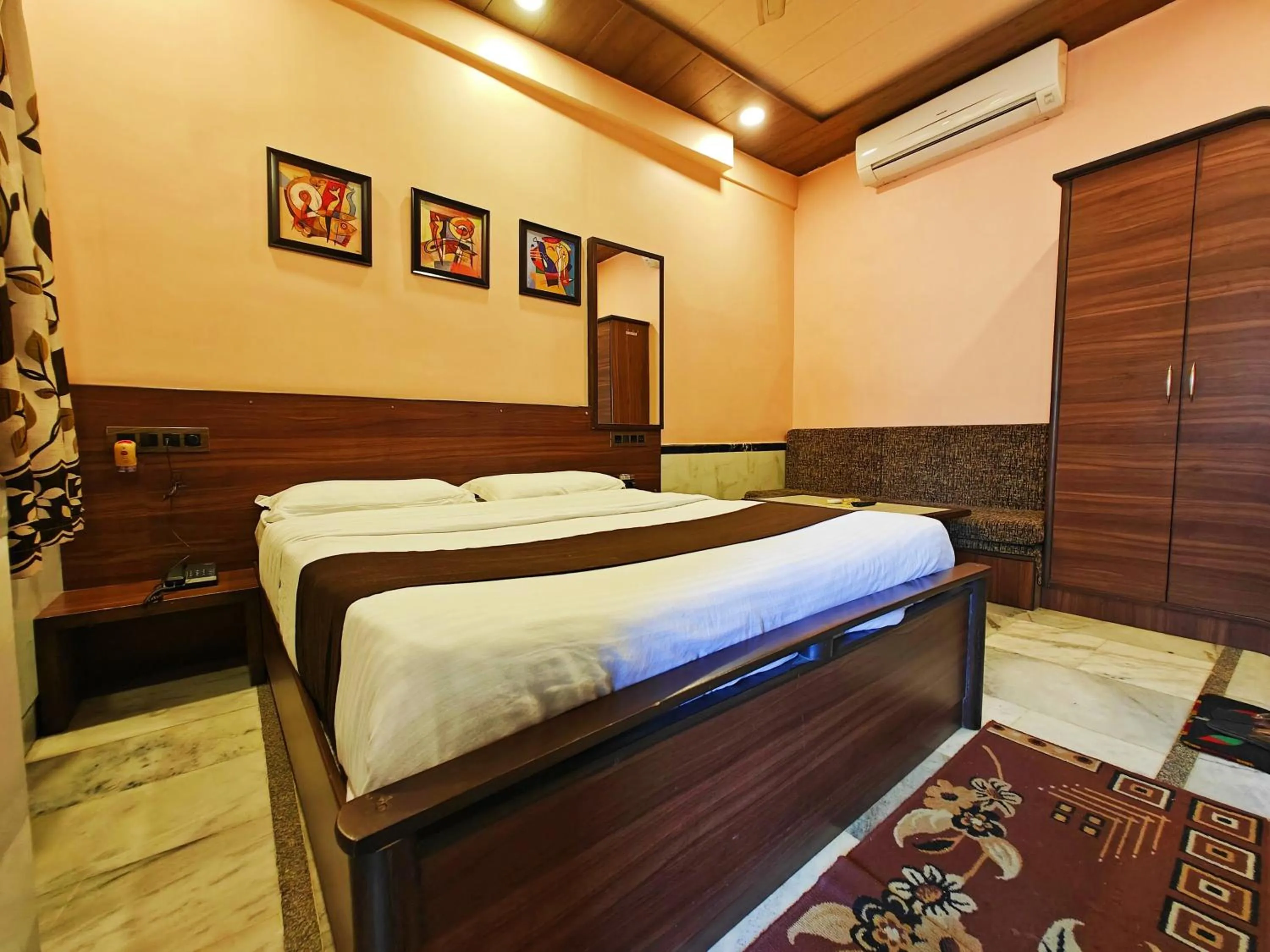 Bed in Hotel Saraswati
