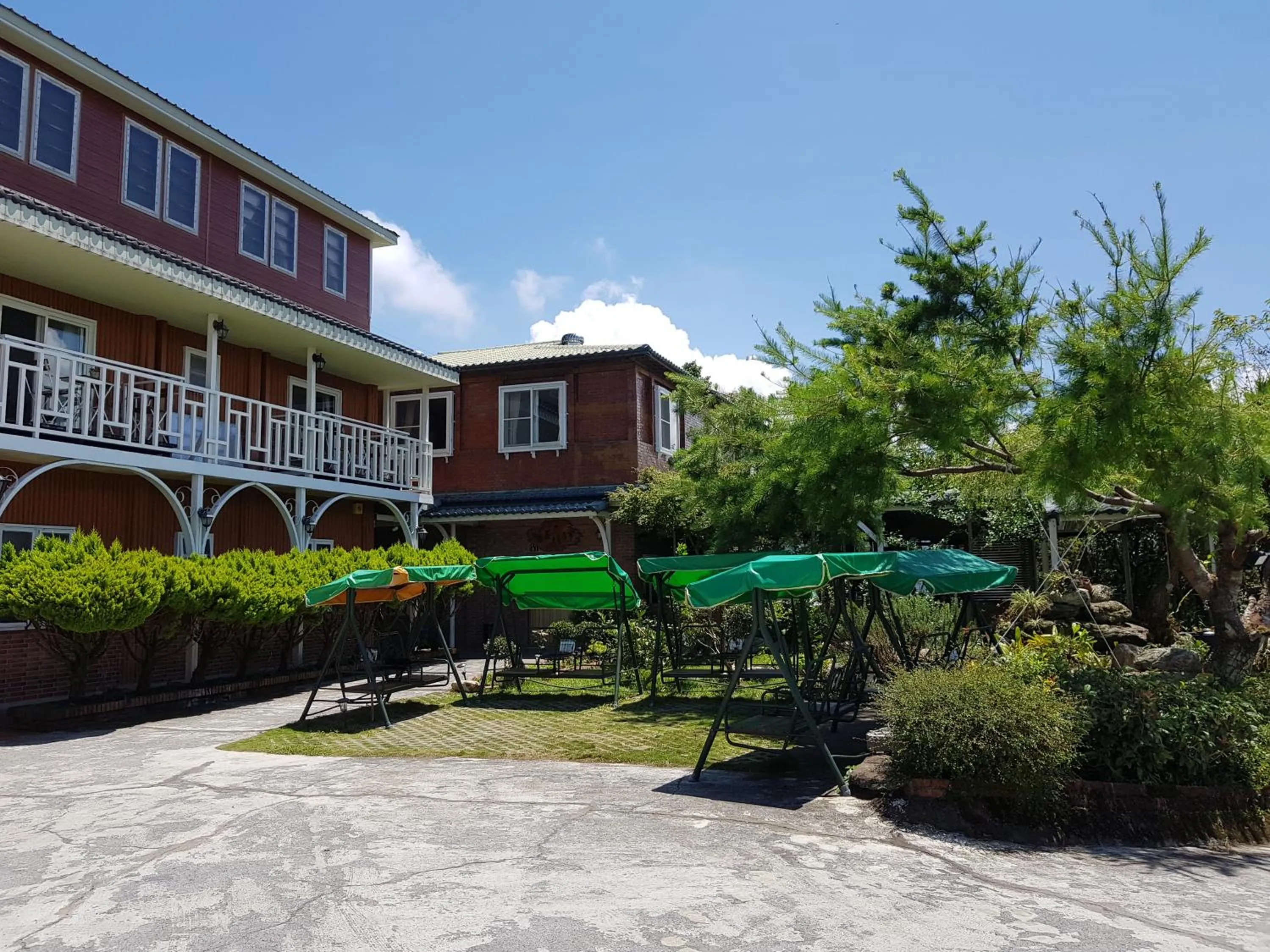 Spring in Shan Shui-Yuan Vege Guest House