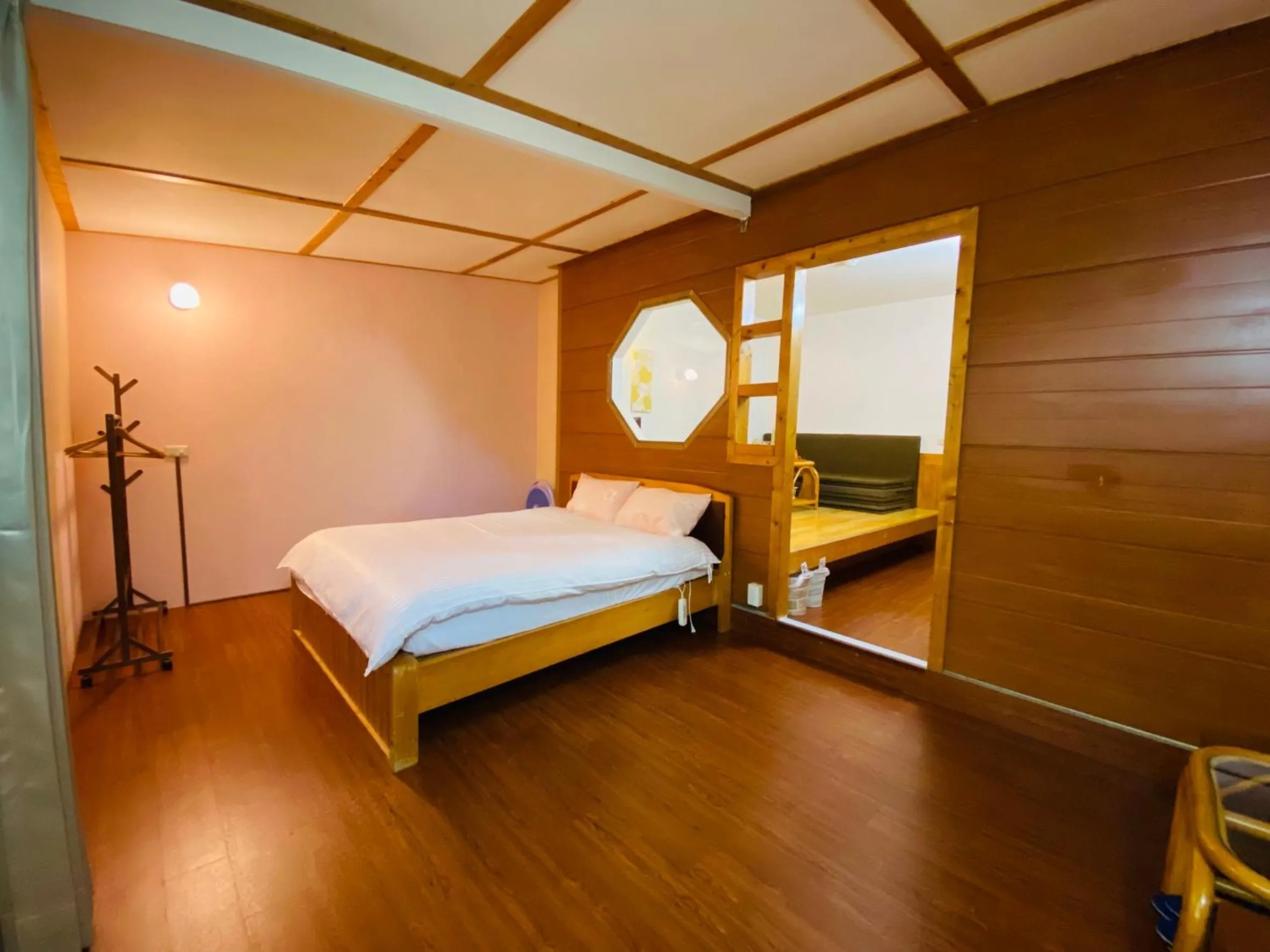 Bed in Shan Shui-Yuan Vege Guest House
